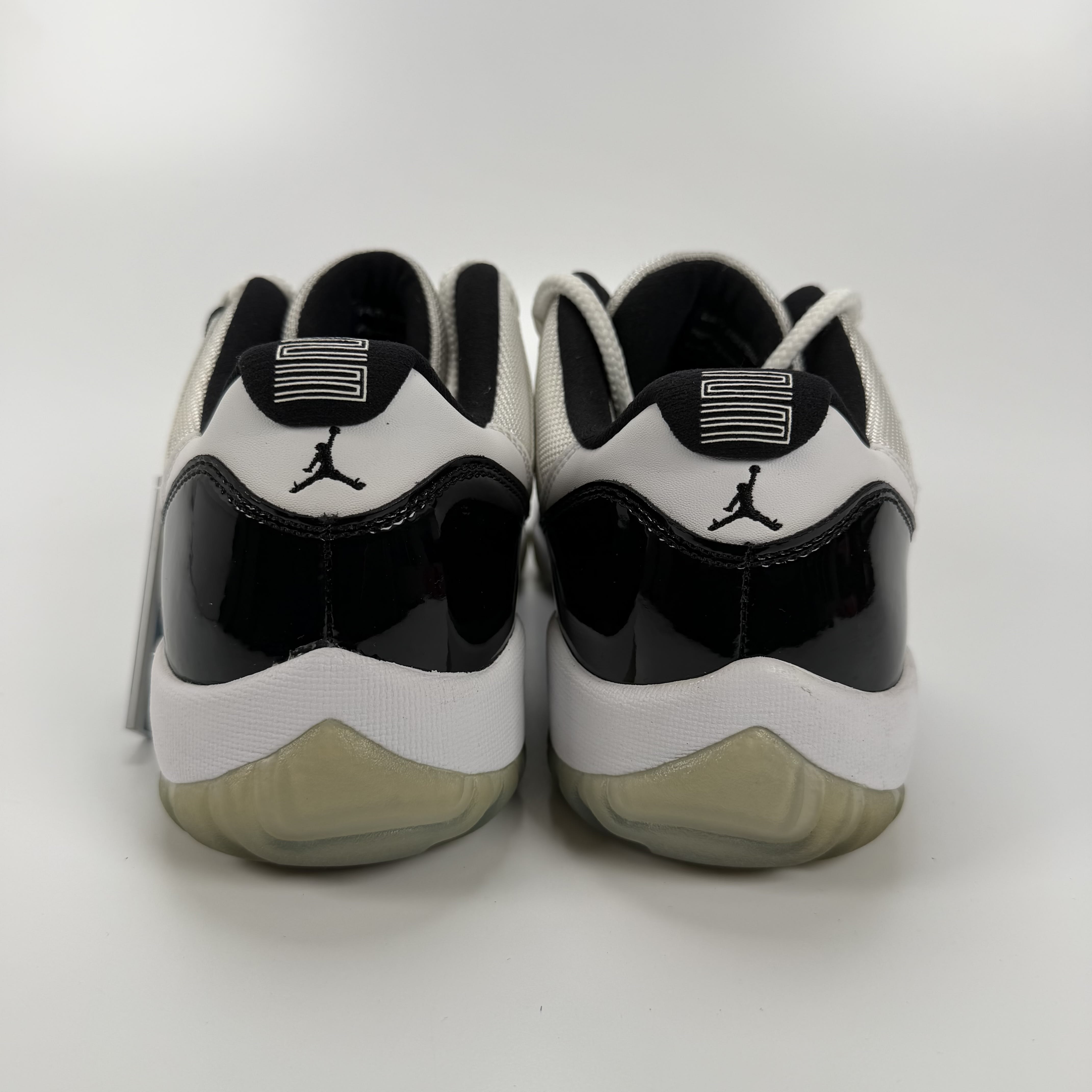 772435 Jordan 11 Retro Low Concord