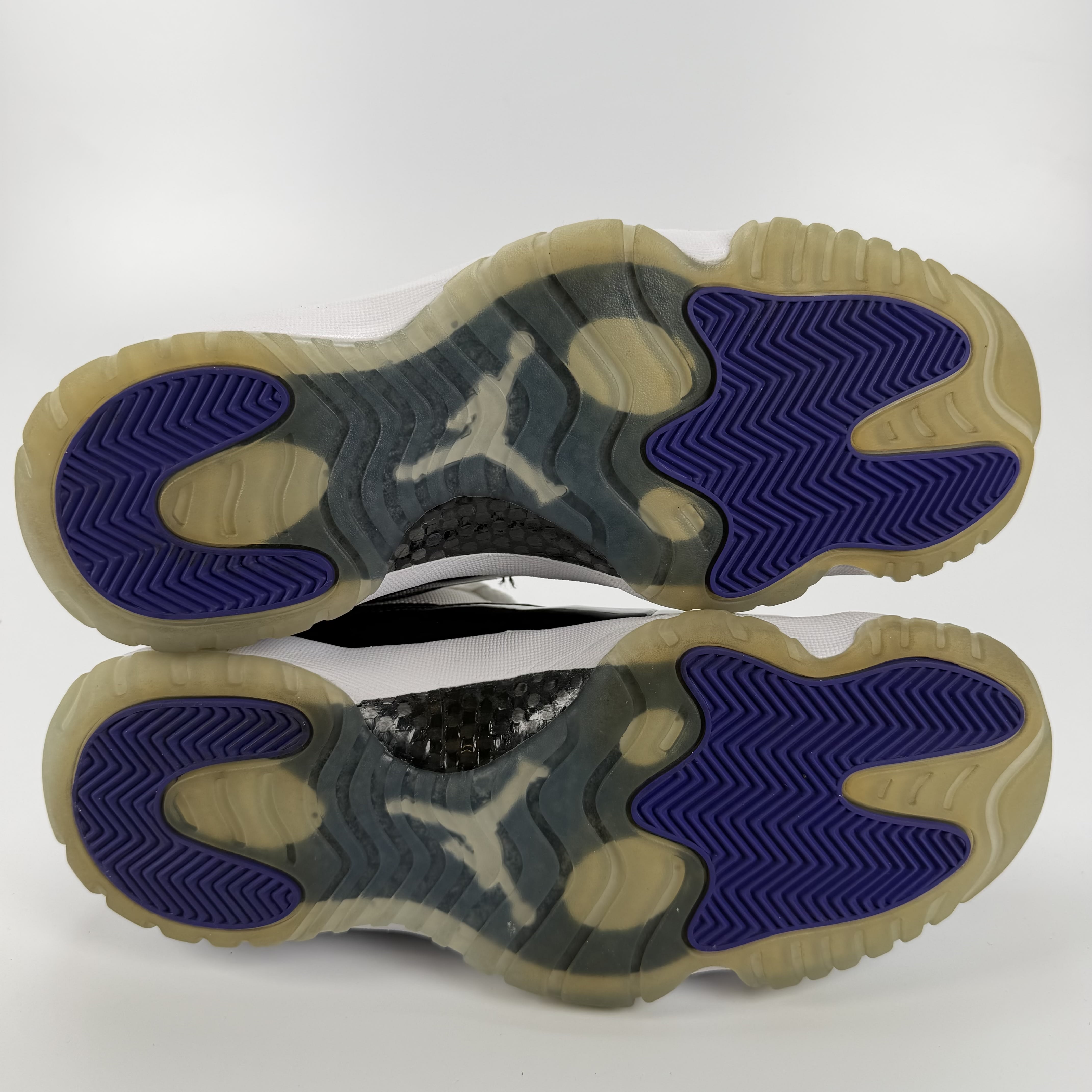 772435 Jordan 11 Retro Low Concord