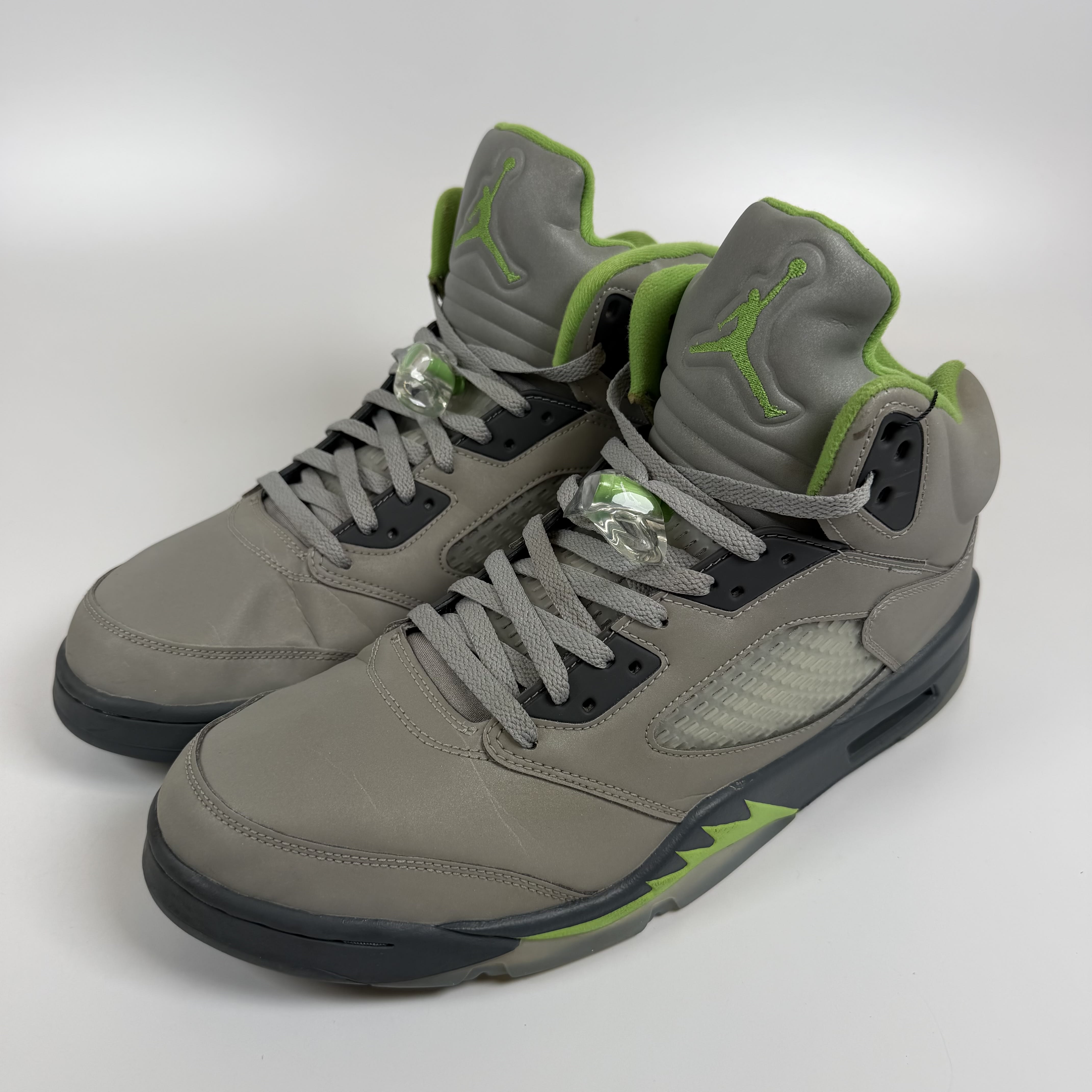 SP7362 Jordan 5 Retro Green Bean (2022)