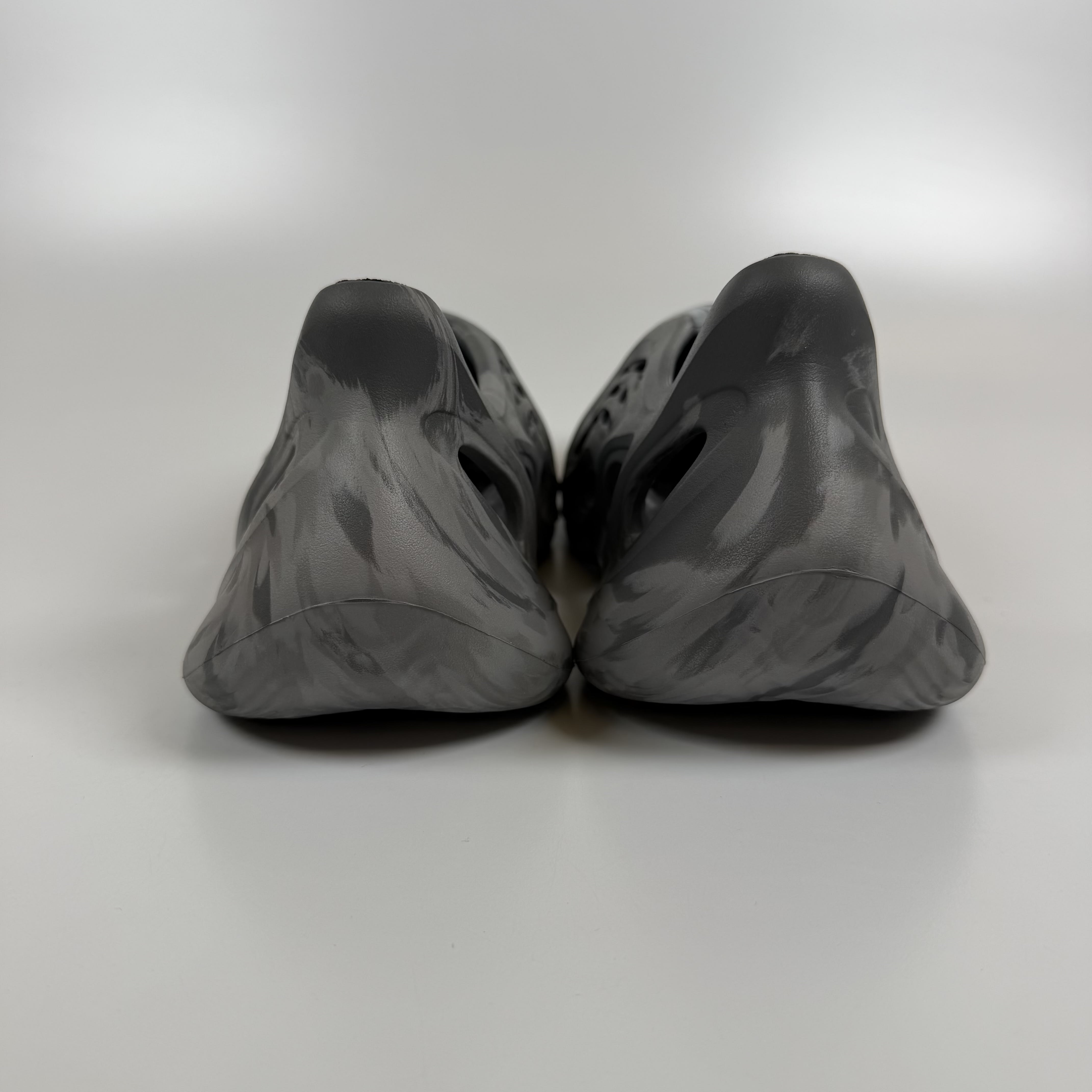SP9002 adidas Yeezy Foam RNR MX Granite