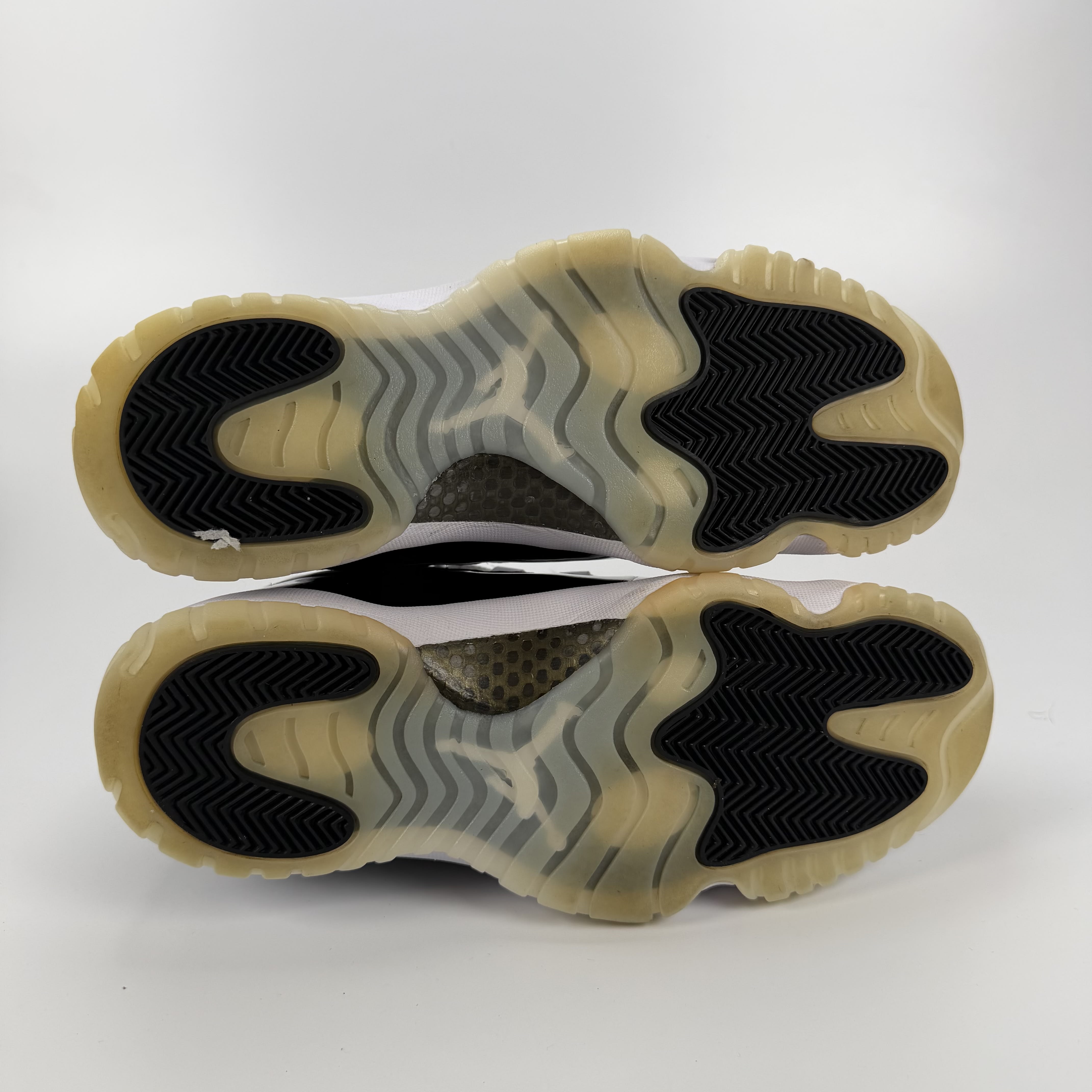 713814 Jordan 11 Retro DMP Gratitude (2023)