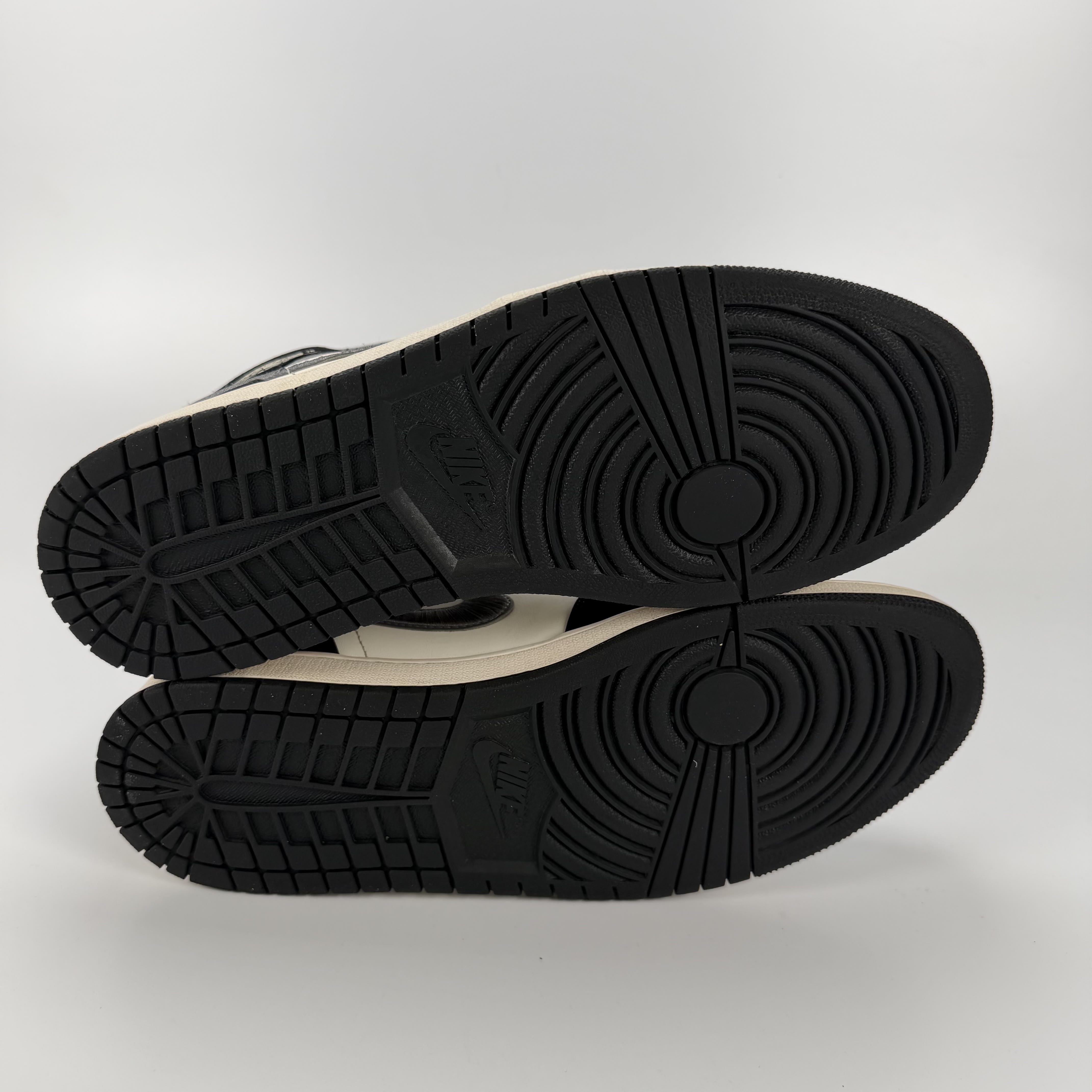 824749 Jordan 1 Mid Satin Grey Toe