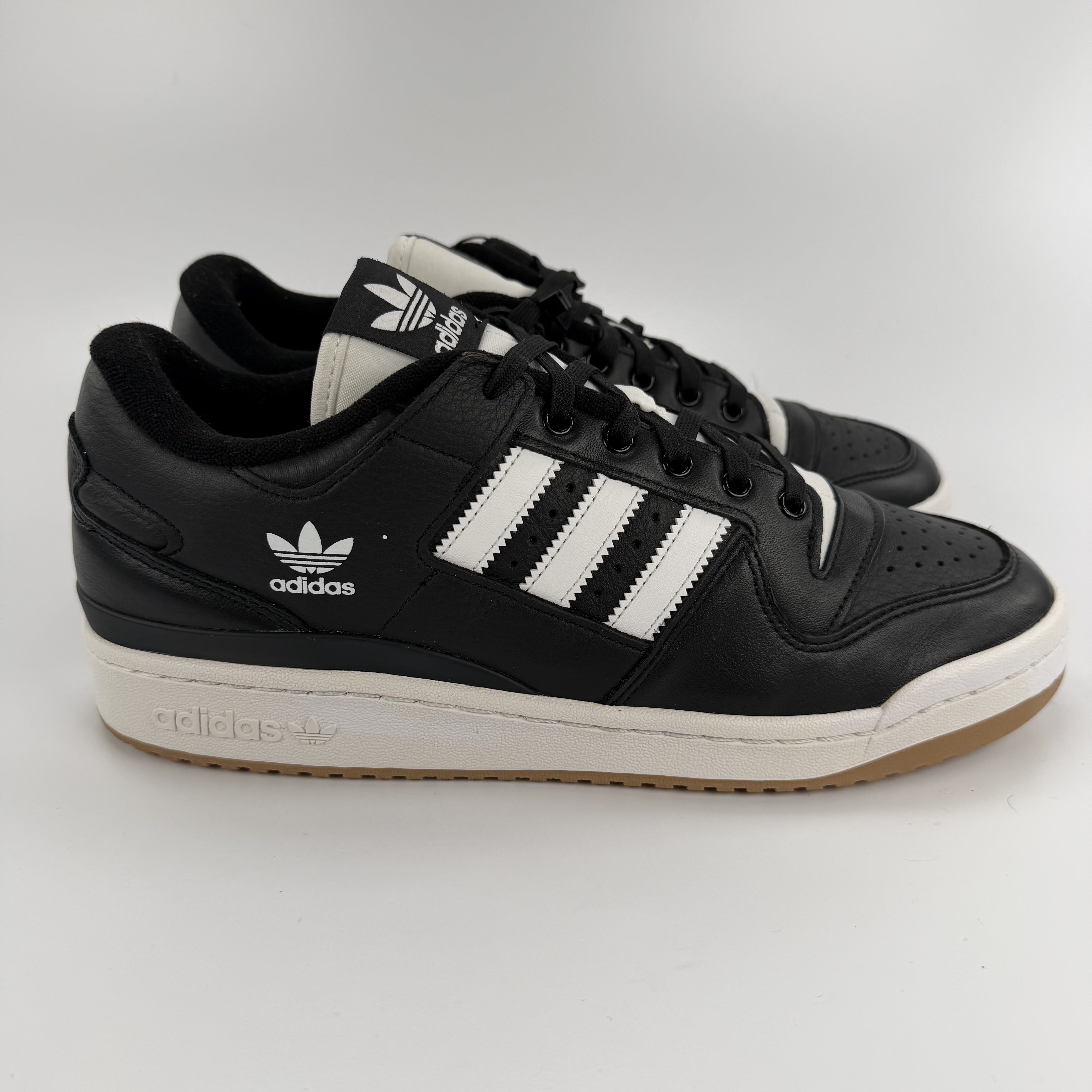 468565 adidas Forum 84 Low ADV Core Black Core White
