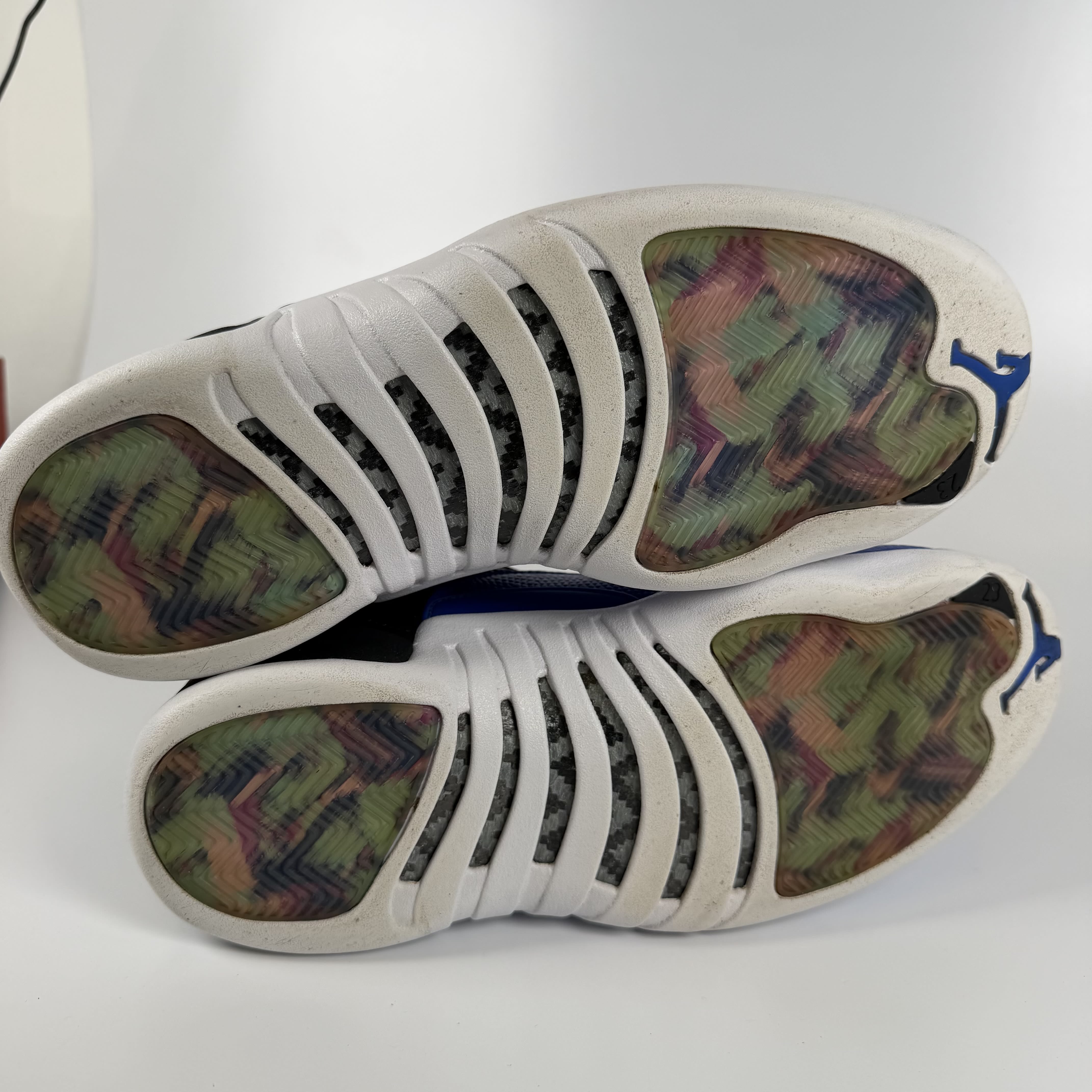 633033 Wmns Air Jordan 12 Retro 'Hyper Royal'