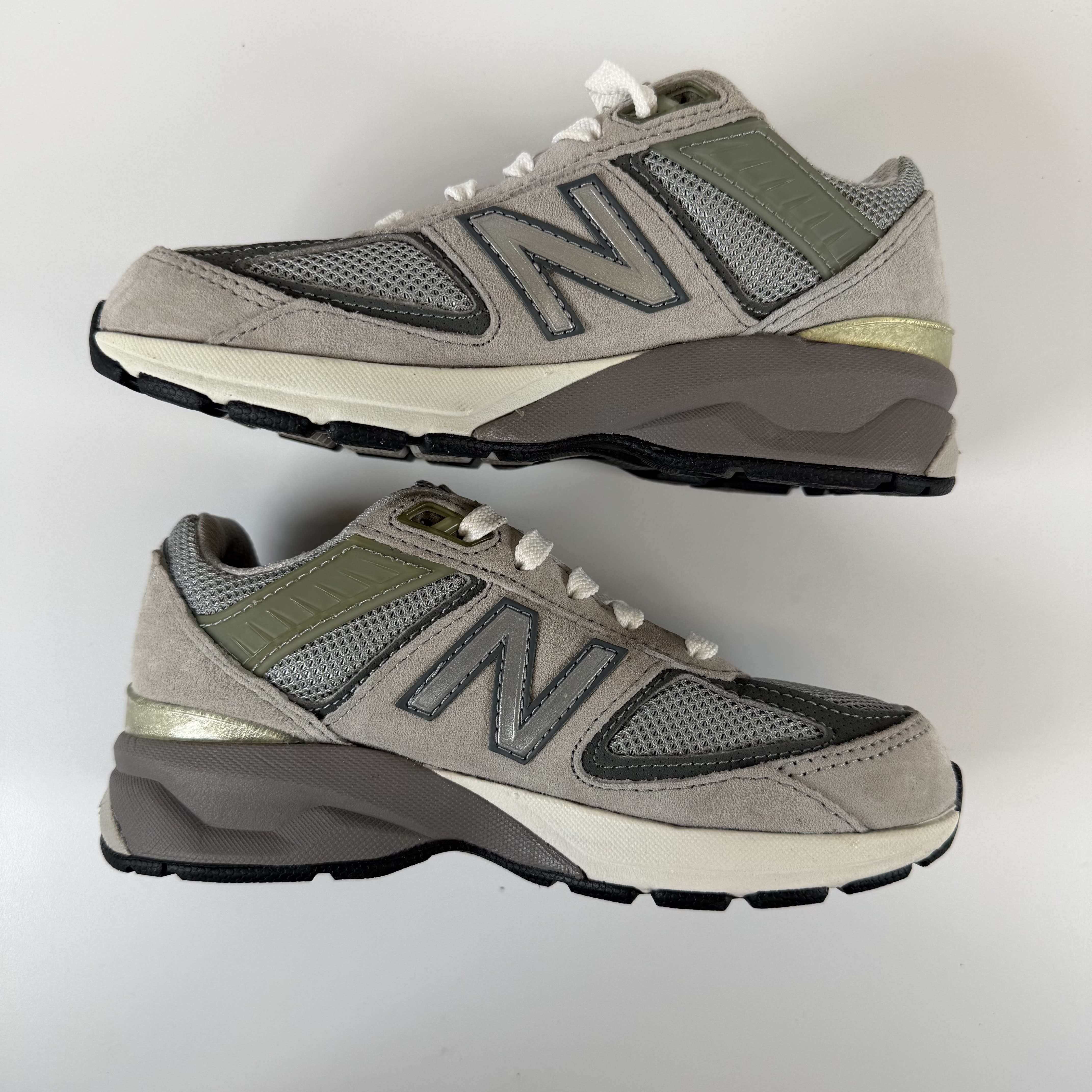 SP6409 New Balance 990v5 Grey (PS)