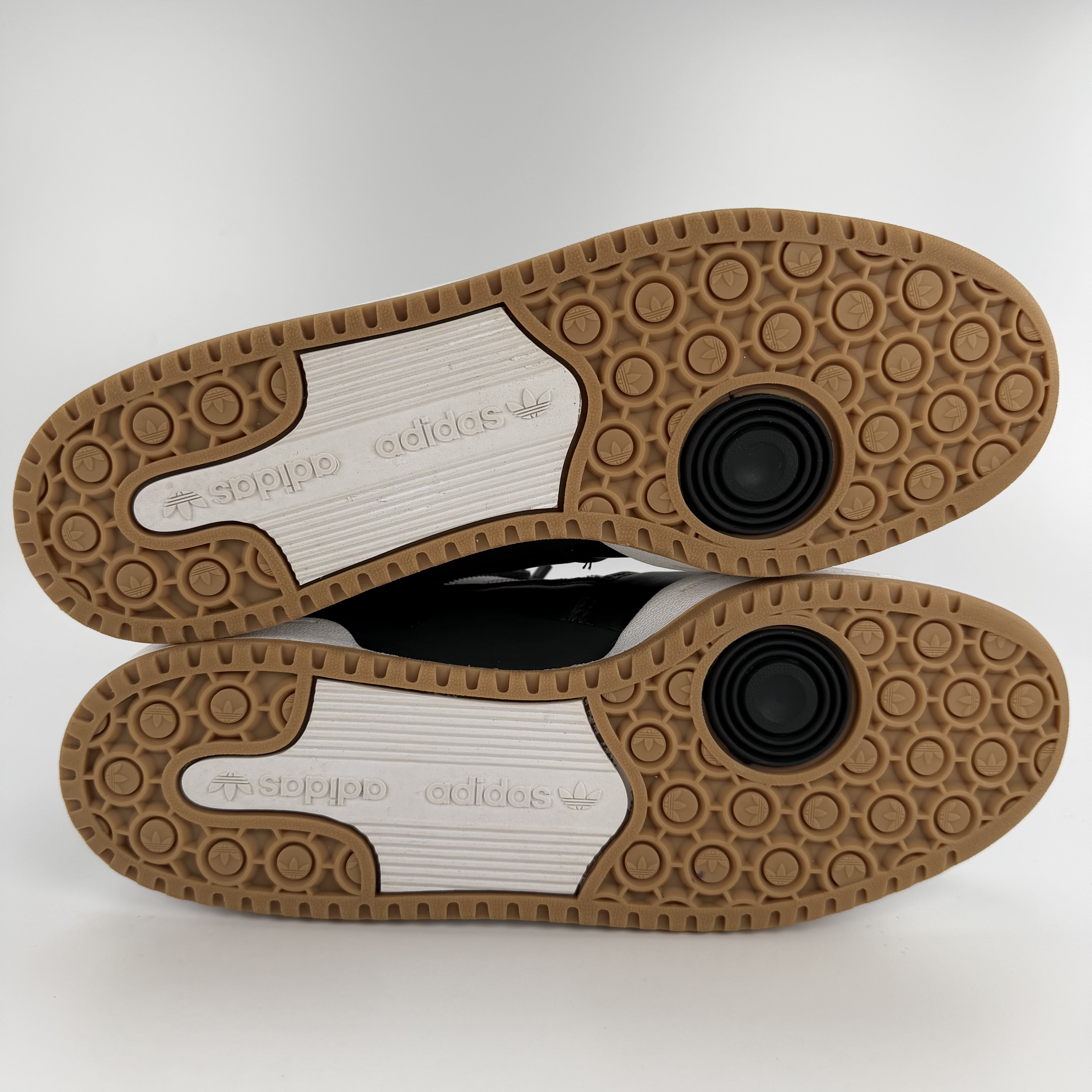 468565 adidas Forum 84 Low ADV Core Black Core White