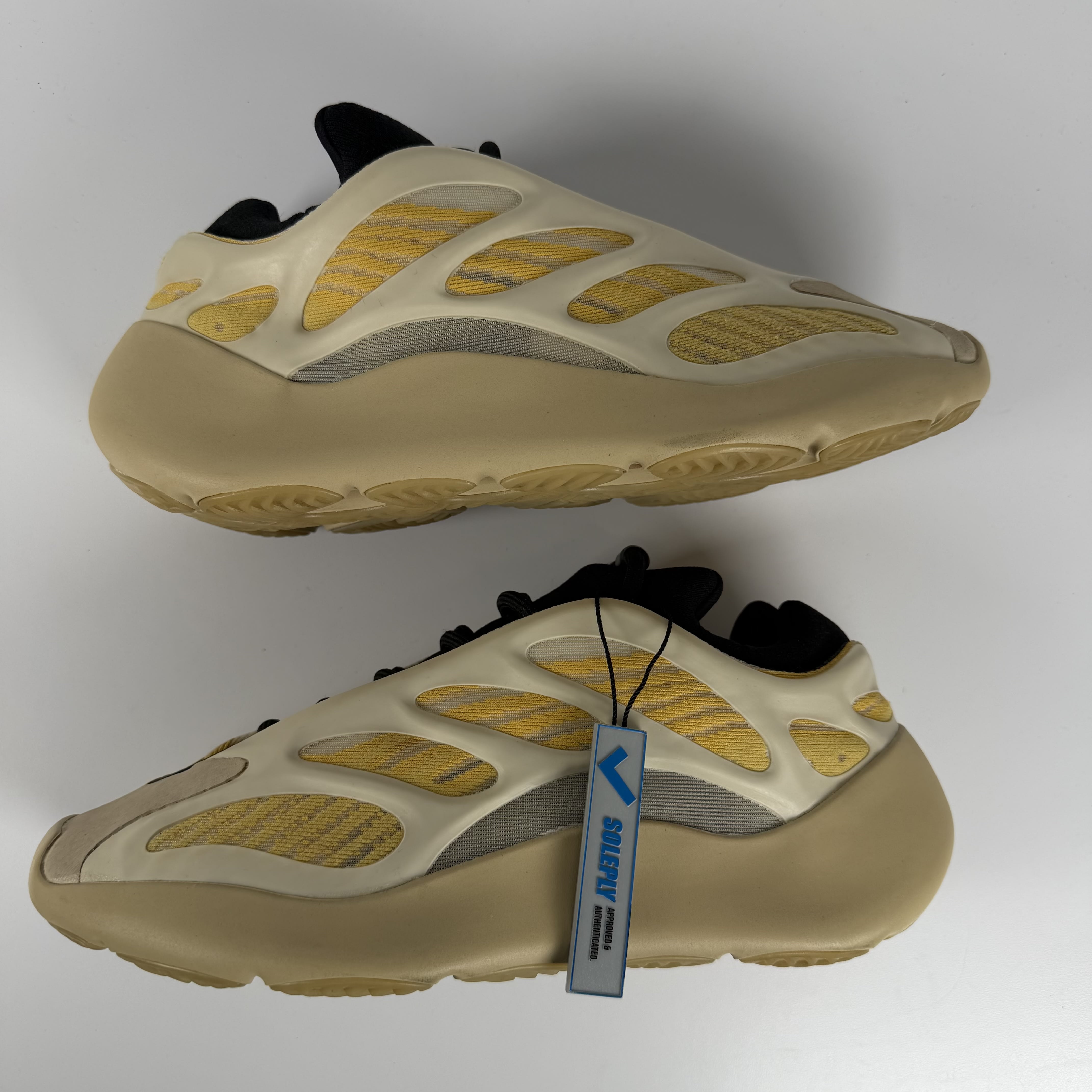 698569 adidas Yeezy 700 V3 Safflower