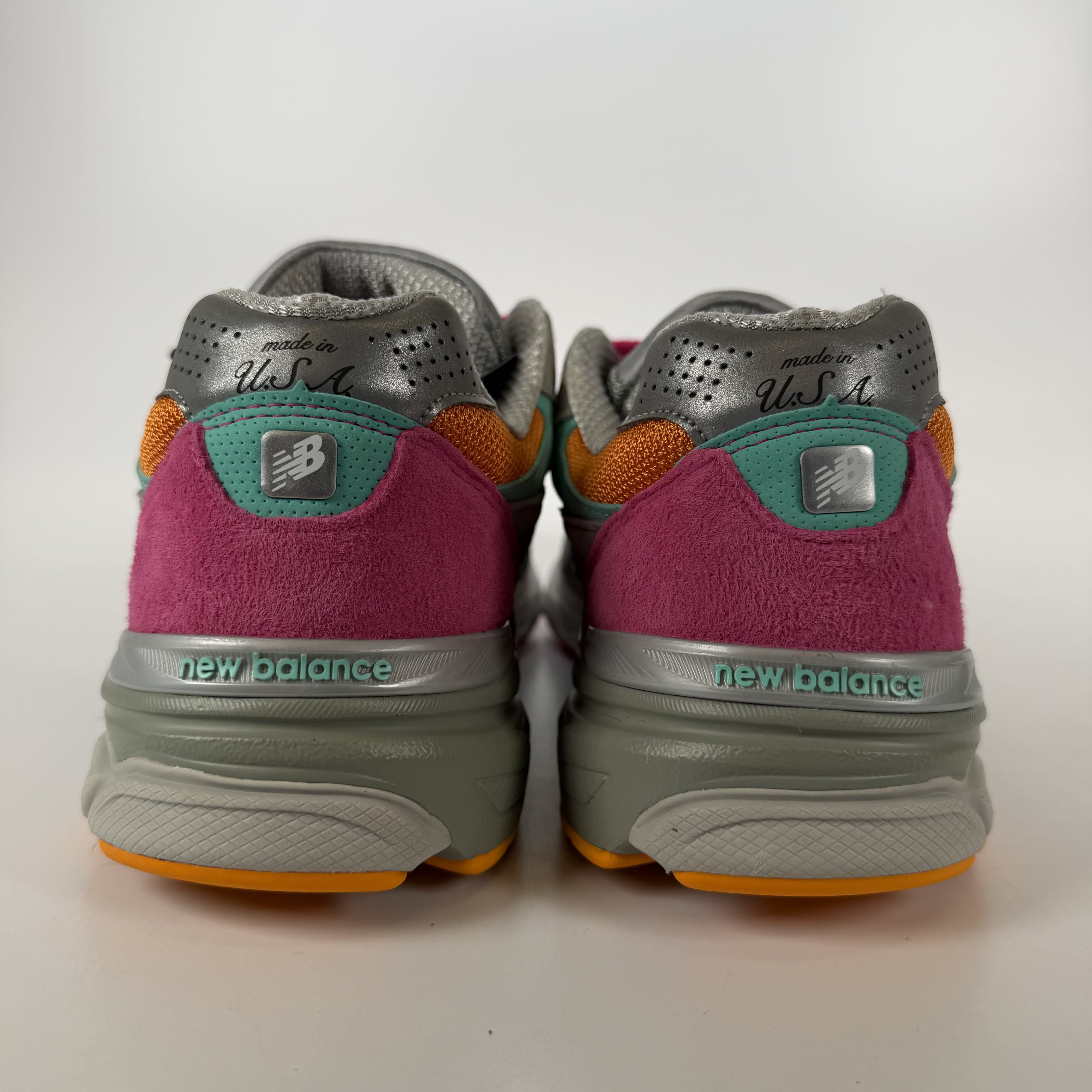 590667 New Balance 990v3 MiUSA DTLR Miami Drive