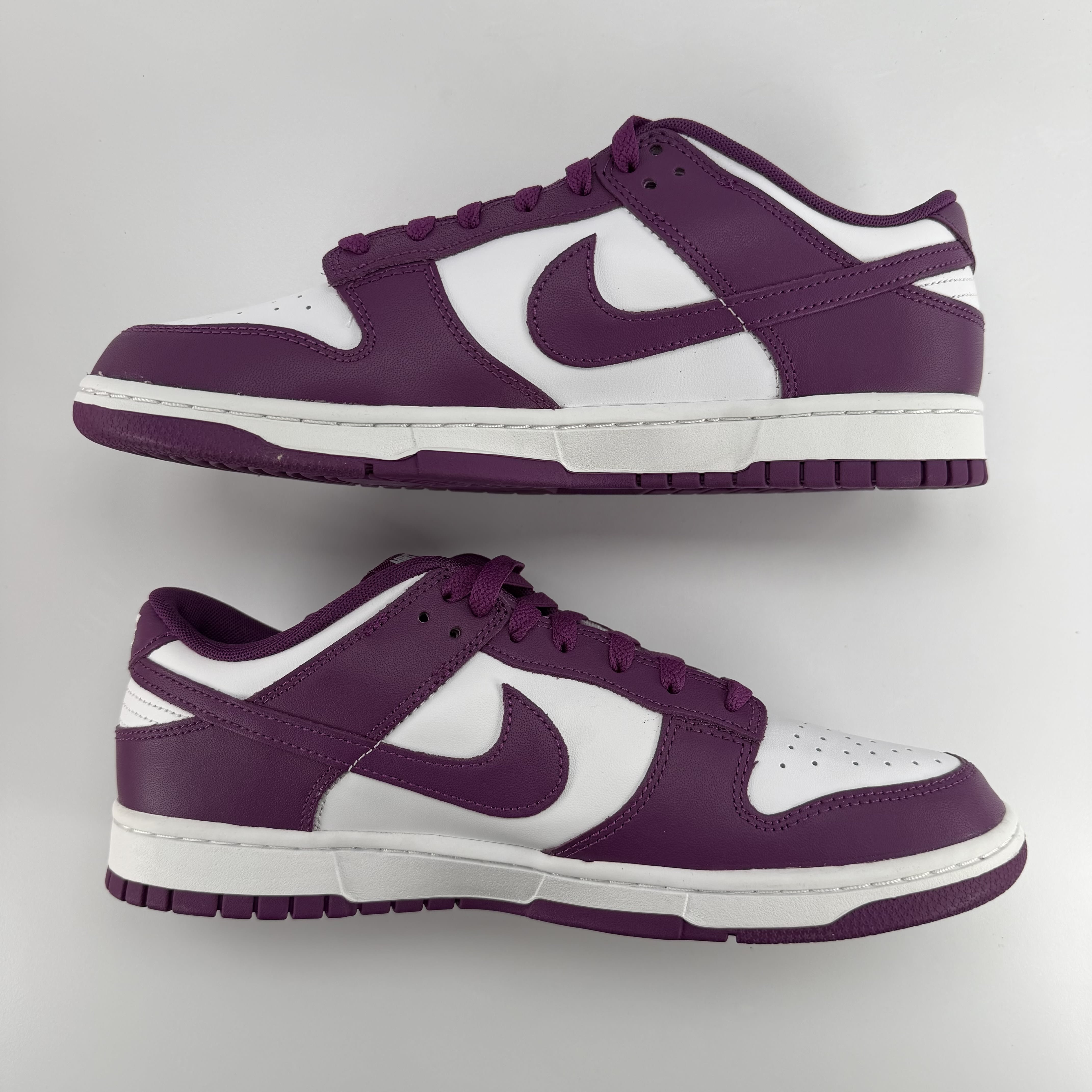 262591 Nike Dunk Low White Viotech