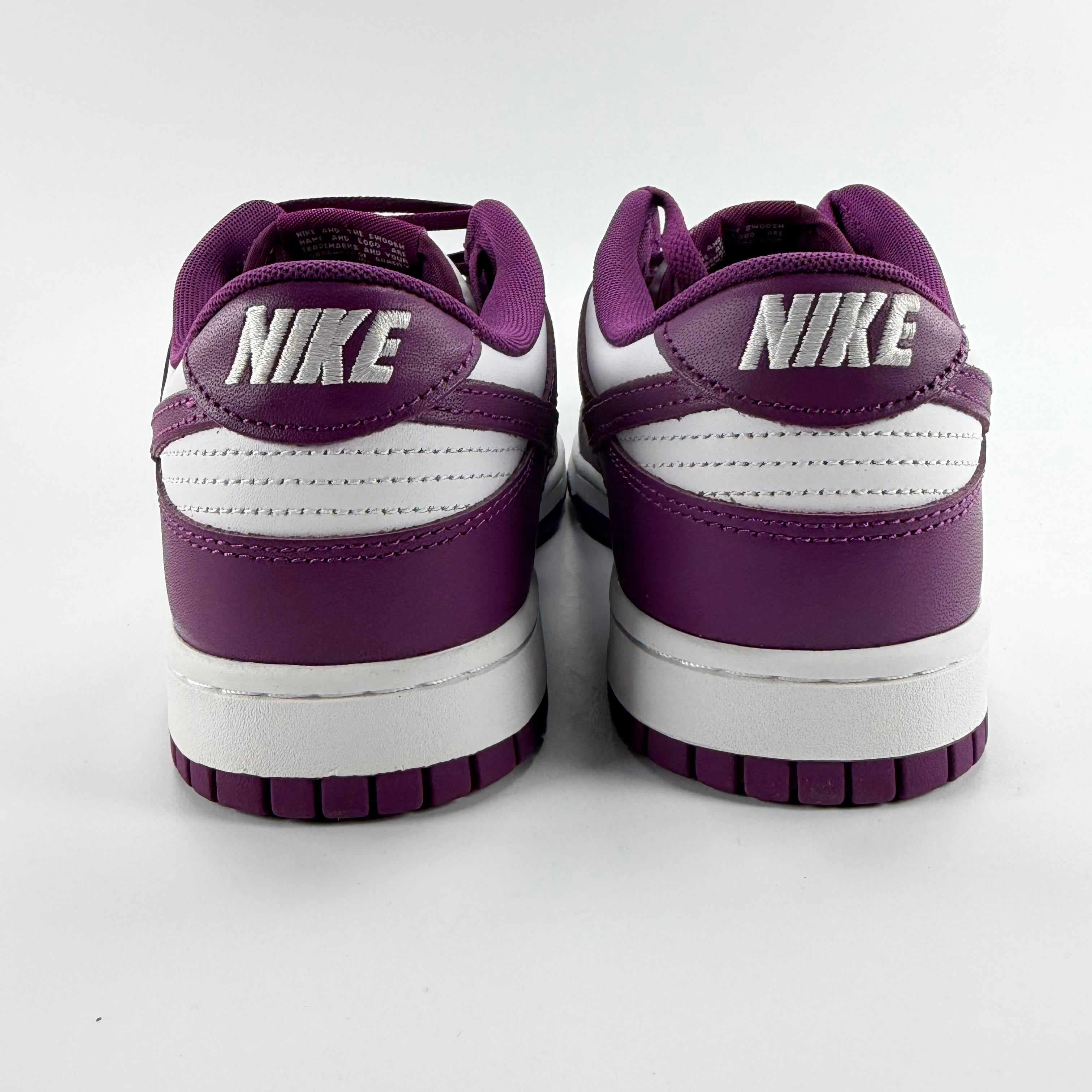 262591 Nike Dunk Low White Viotech
