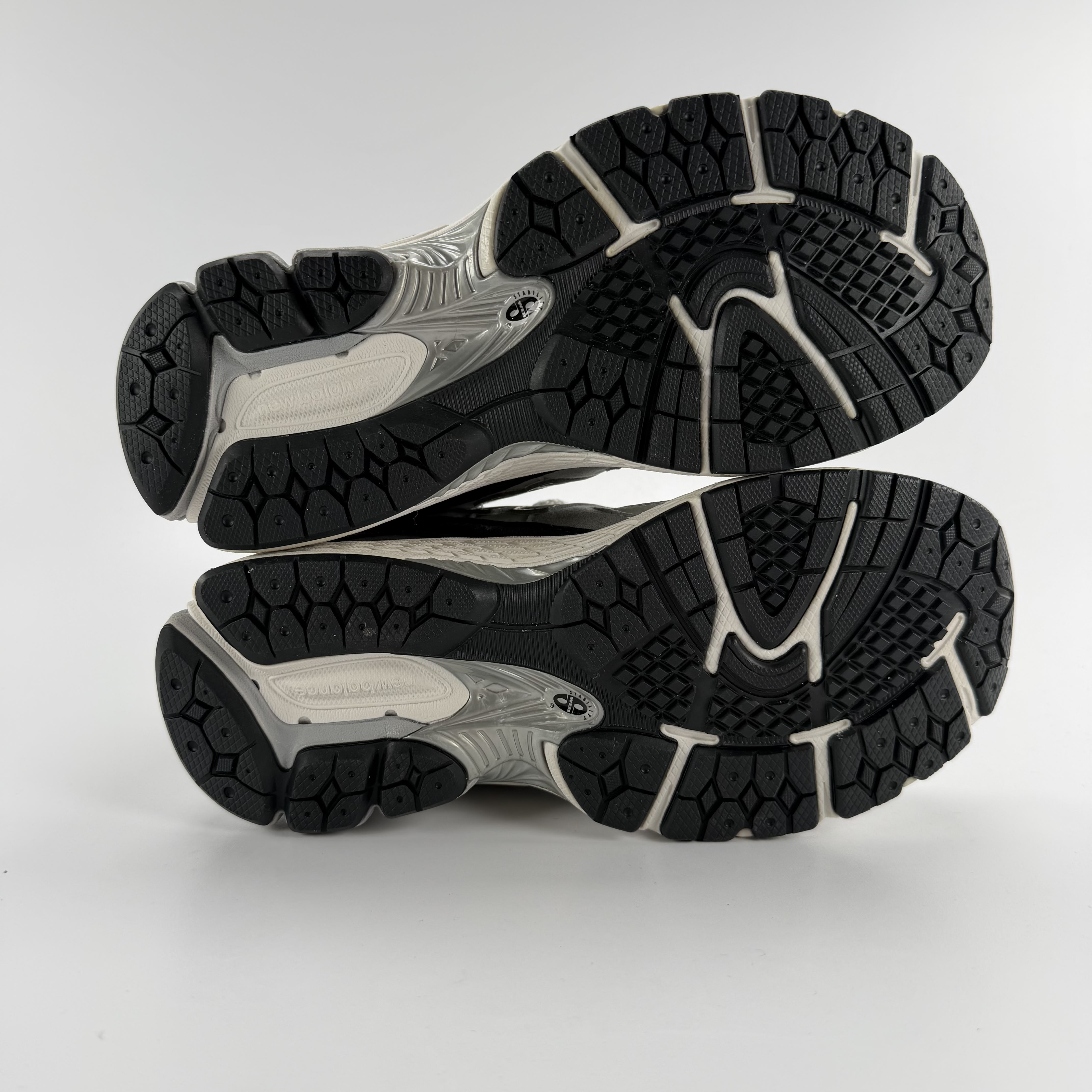 271065 New Balance 2002R "Steel Grey/Black" GS