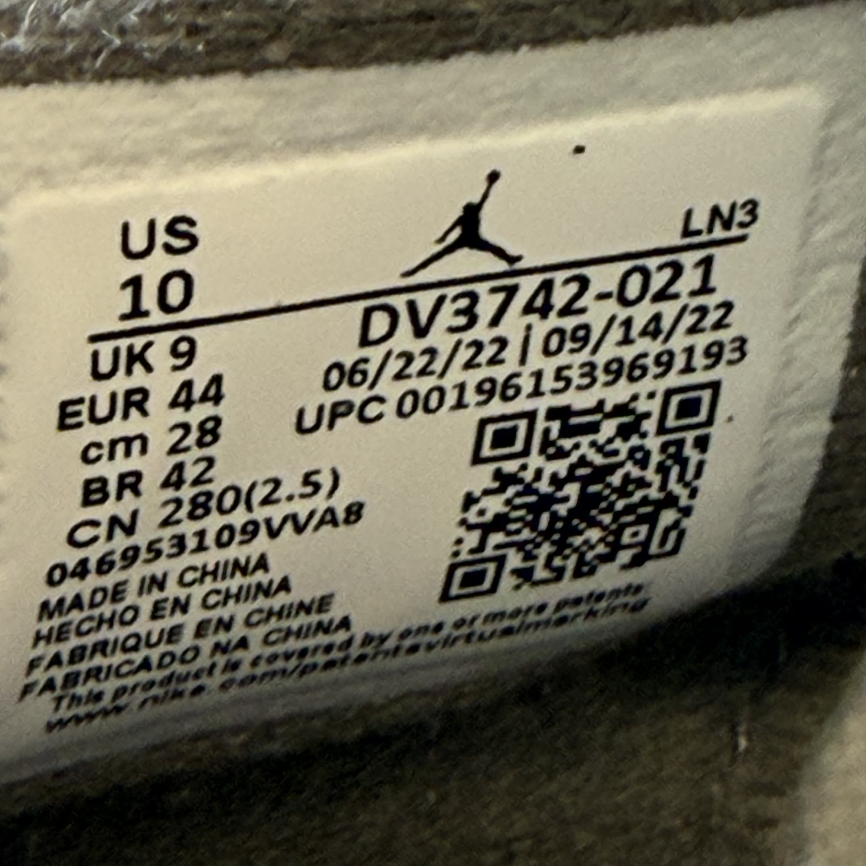 SP6482 Jordan 4 Retro SE Craft Photon Dust