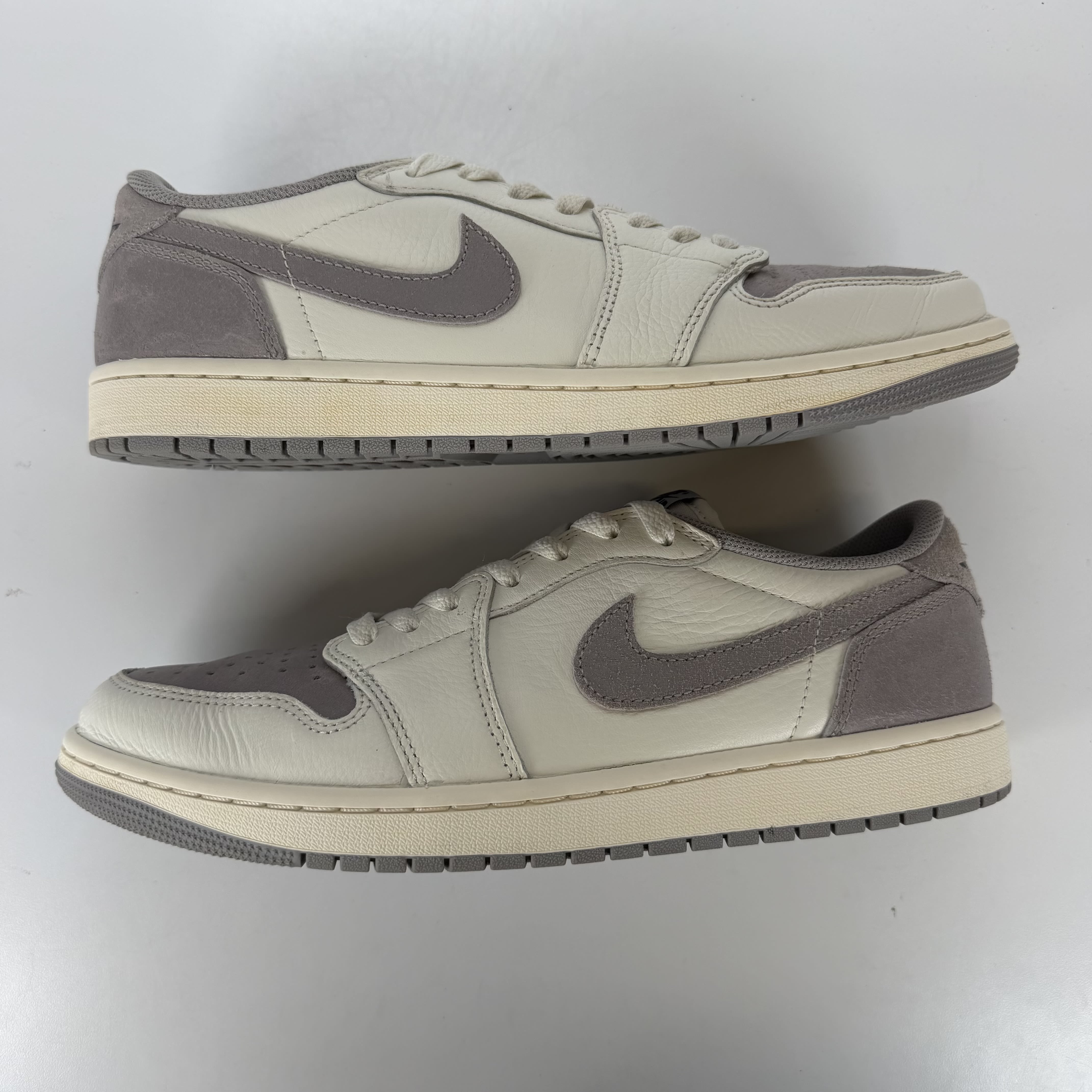 415502 Jordan 1 Retro Low OG Atmosphere Grey