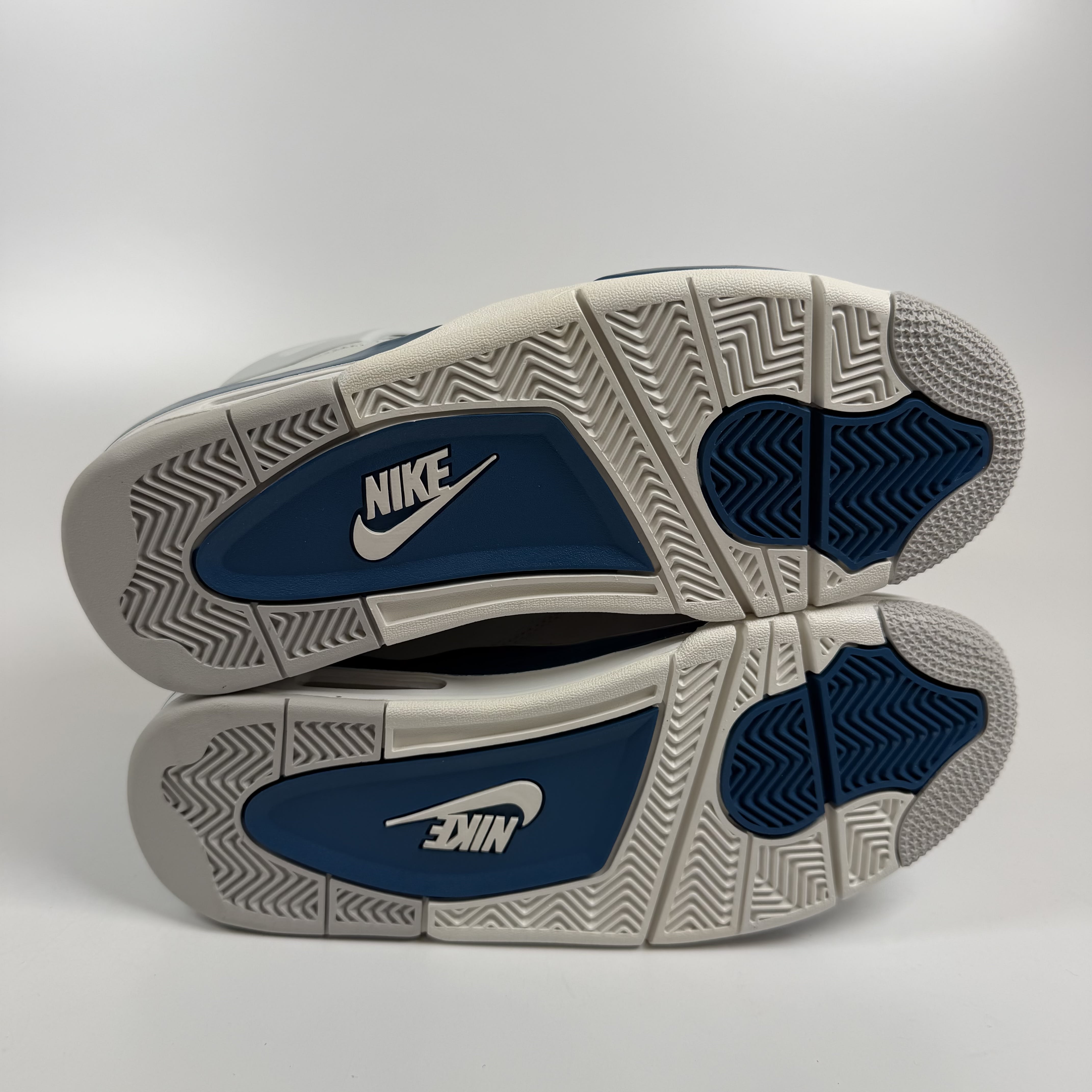 SP9047 Jordan 4 Retro Military Blue (2024)