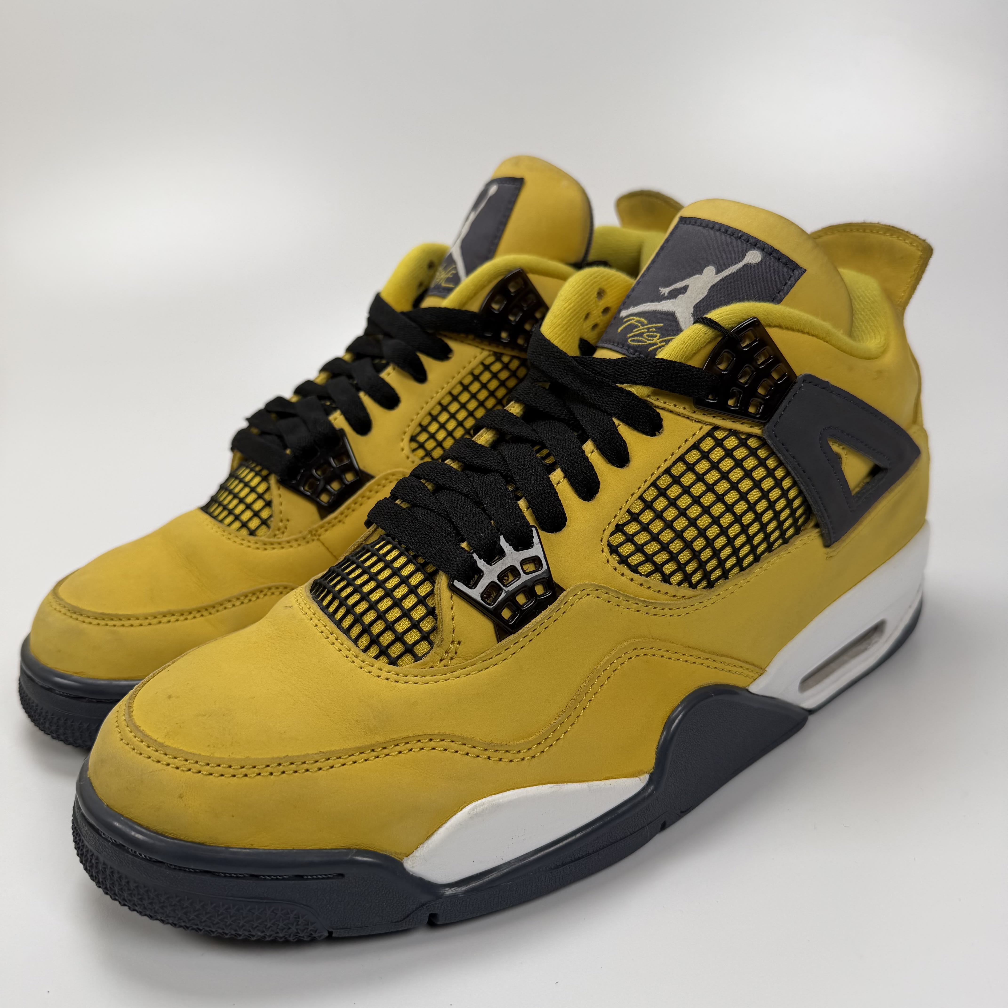 801000 Jordan 4 Retro Lightning (2021)