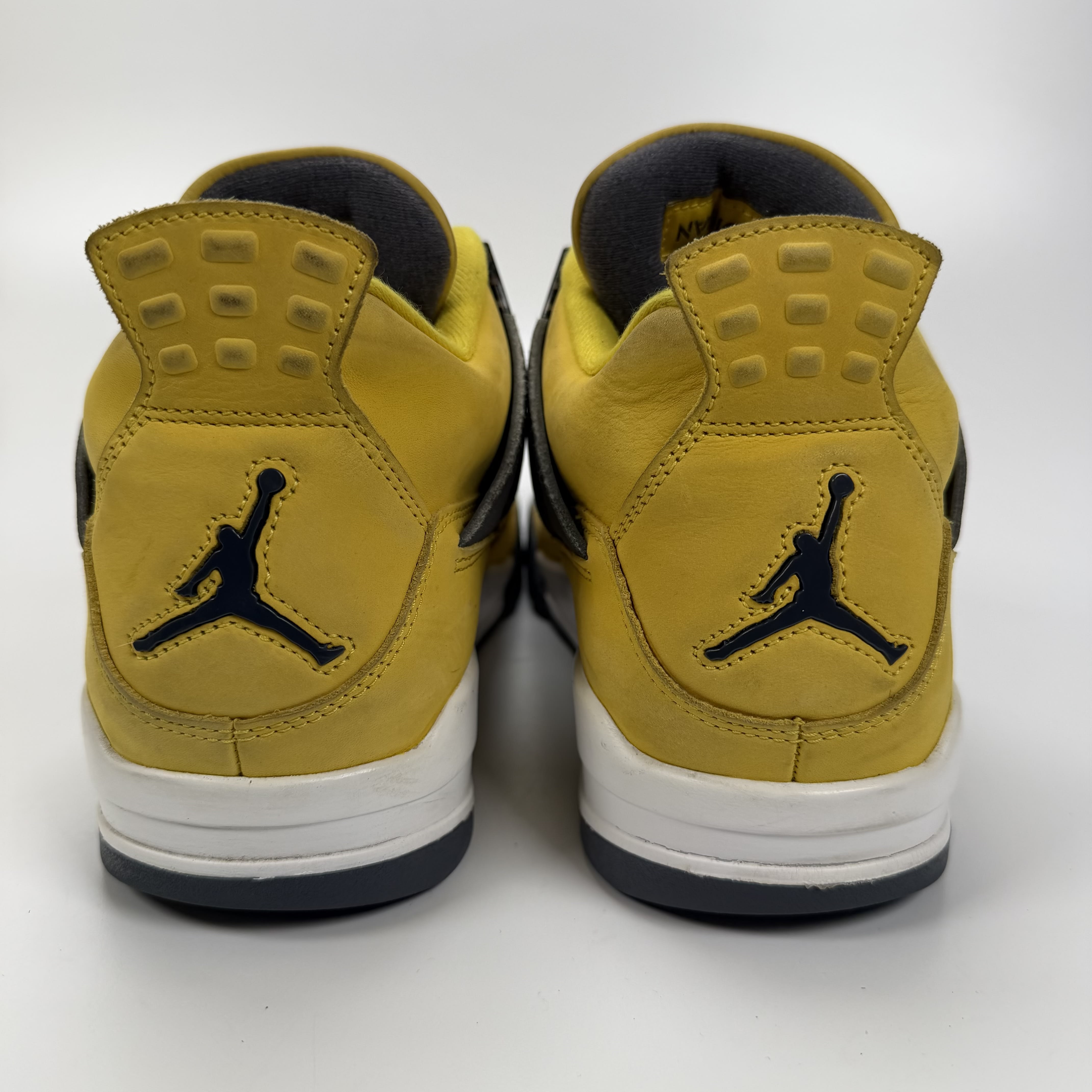 801000 Jordan 4 Retro Lightning (2021)