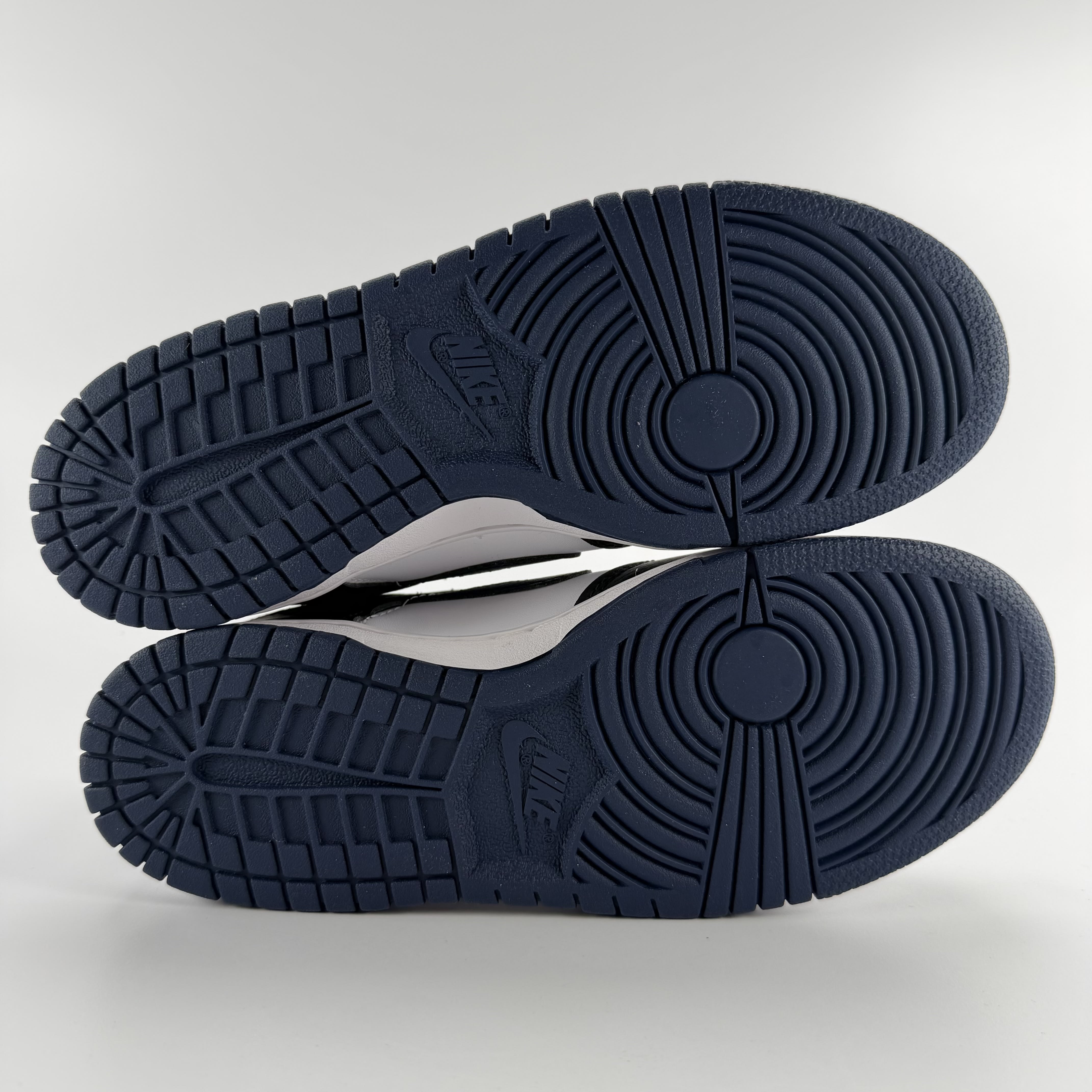 438655 Nike Dunk Low Black White Midnight Navy (GS)