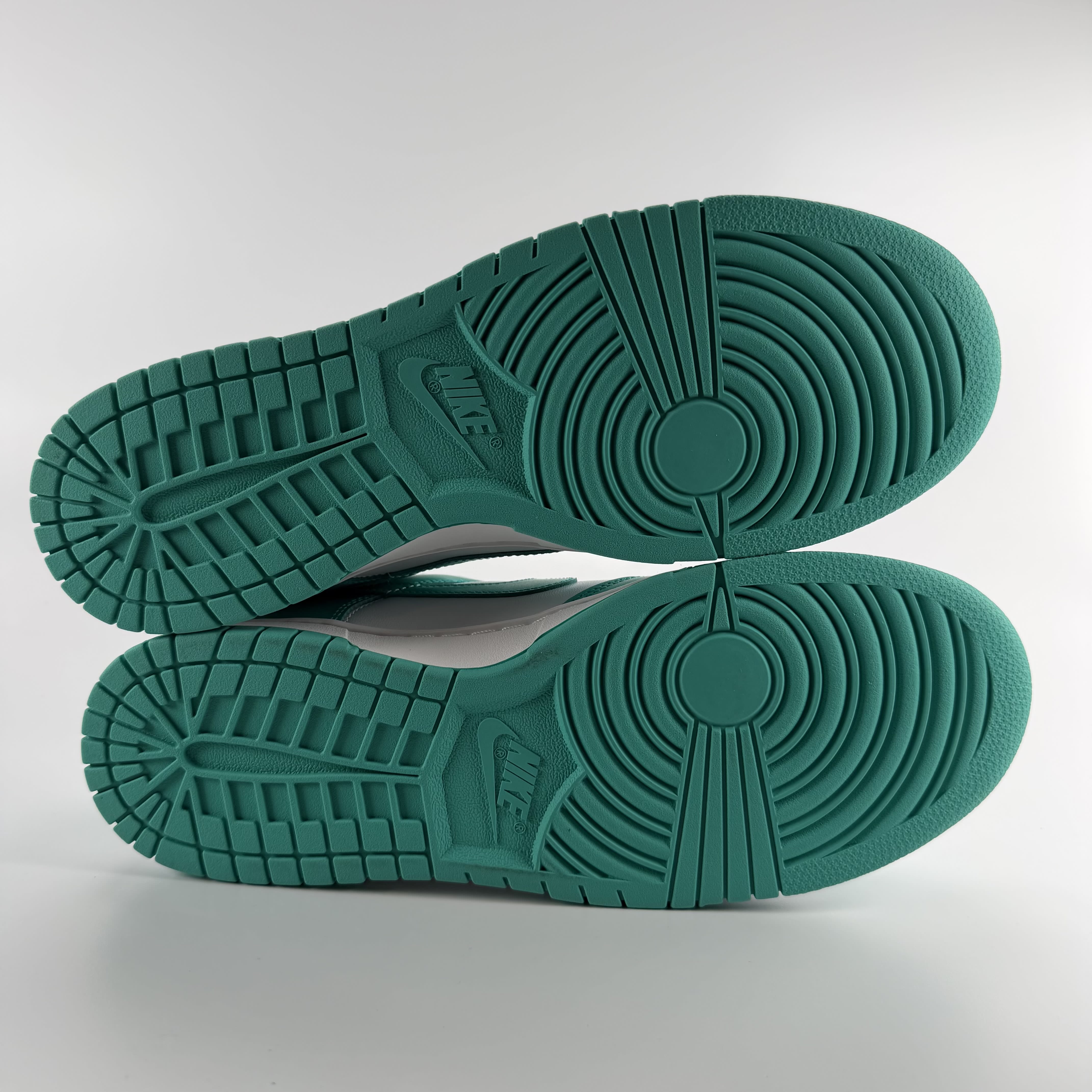 273285 Nike Dunk Low Clear Jade