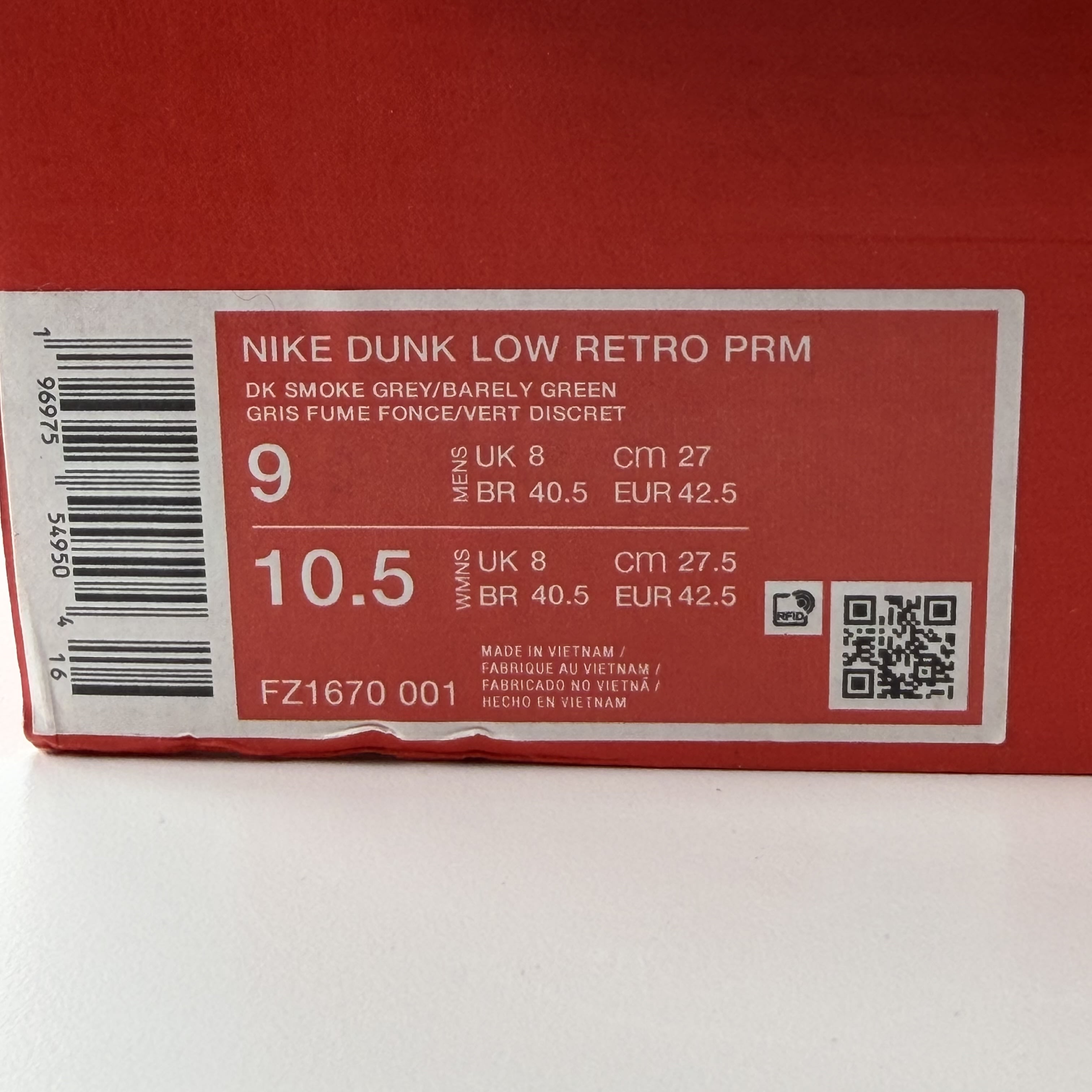 340792 Nike Dunk Low Dark Smoke Grey Barely Green
