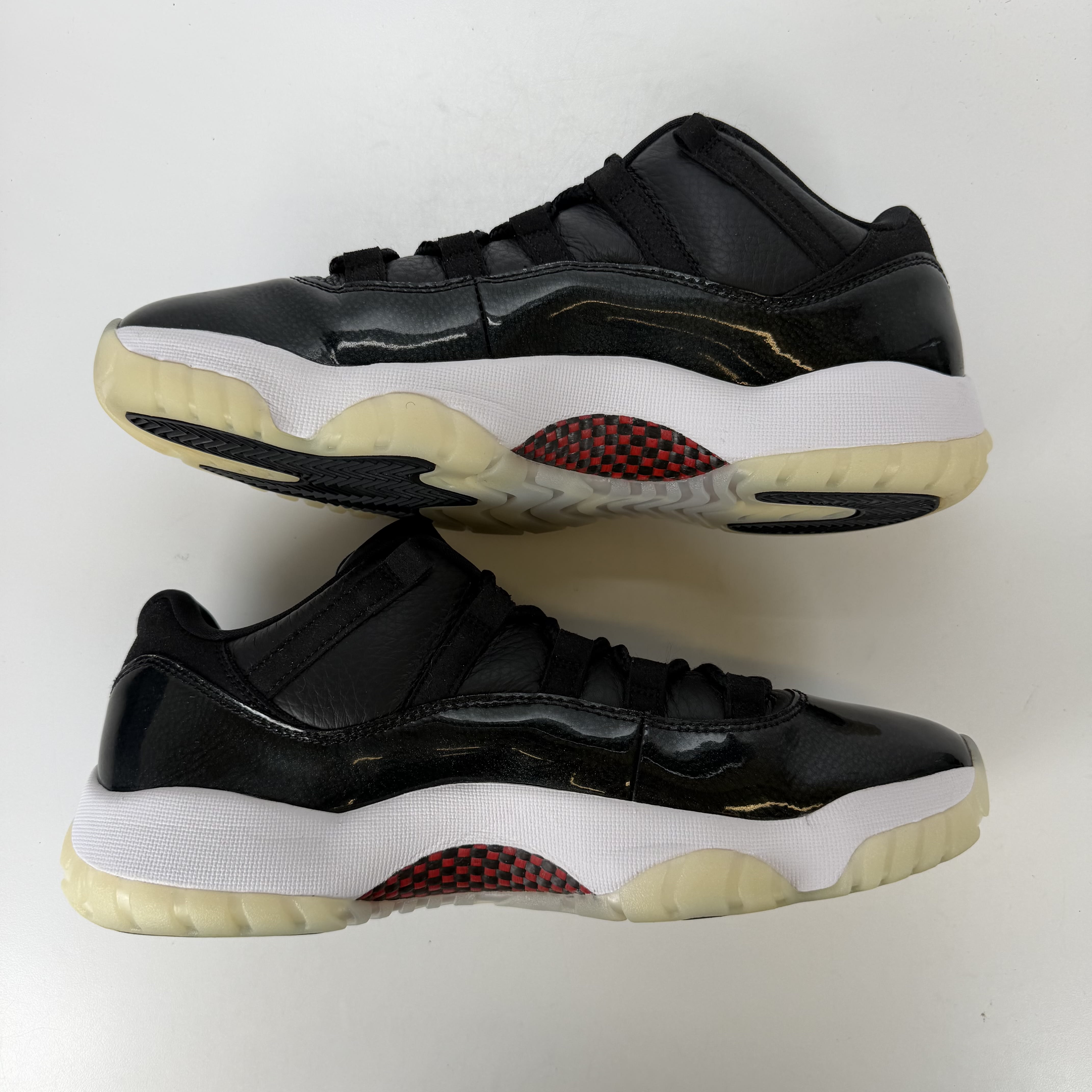 521826 Jordan 11 Retro Low 72-10