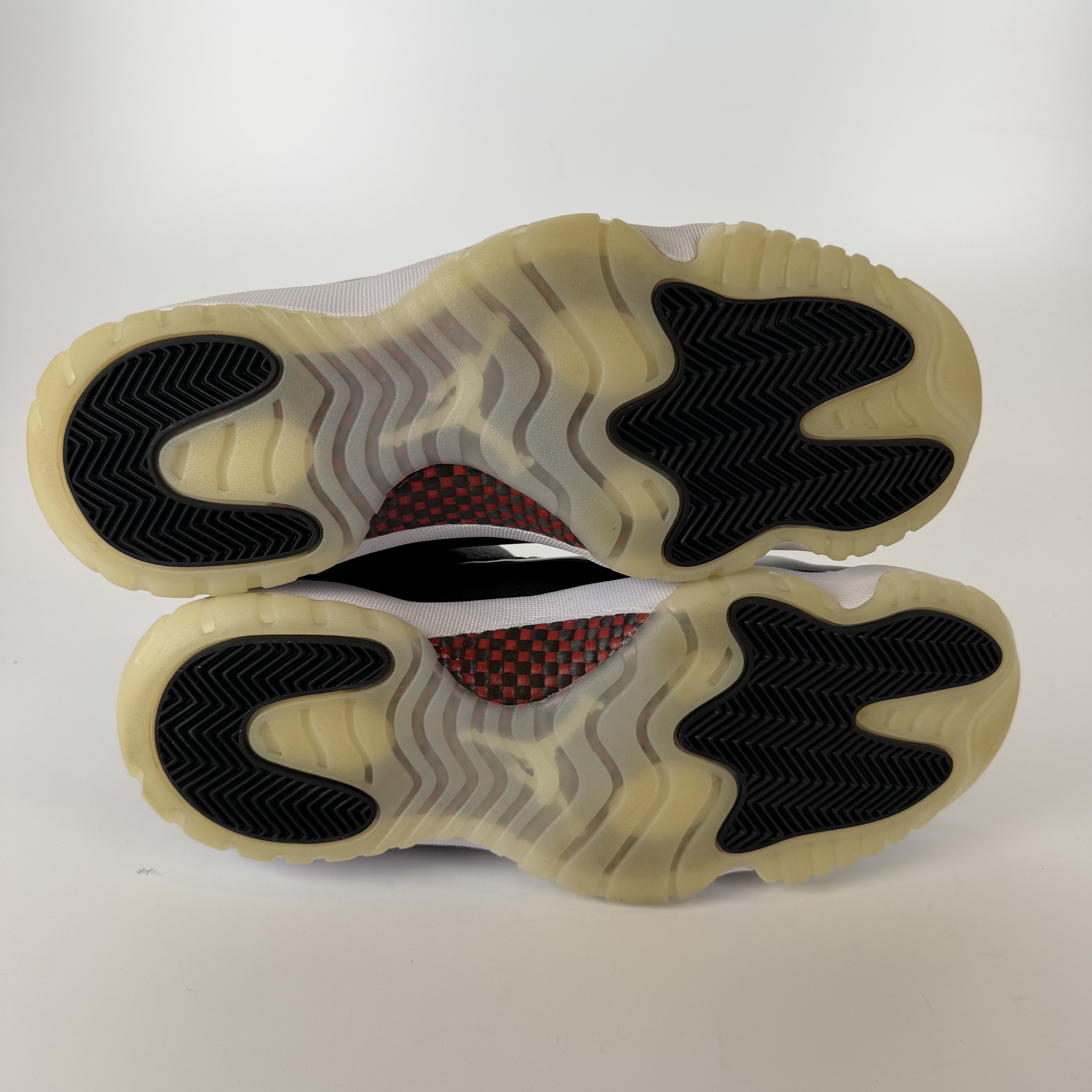 521826 Jordan 11 Retro Low 72-10