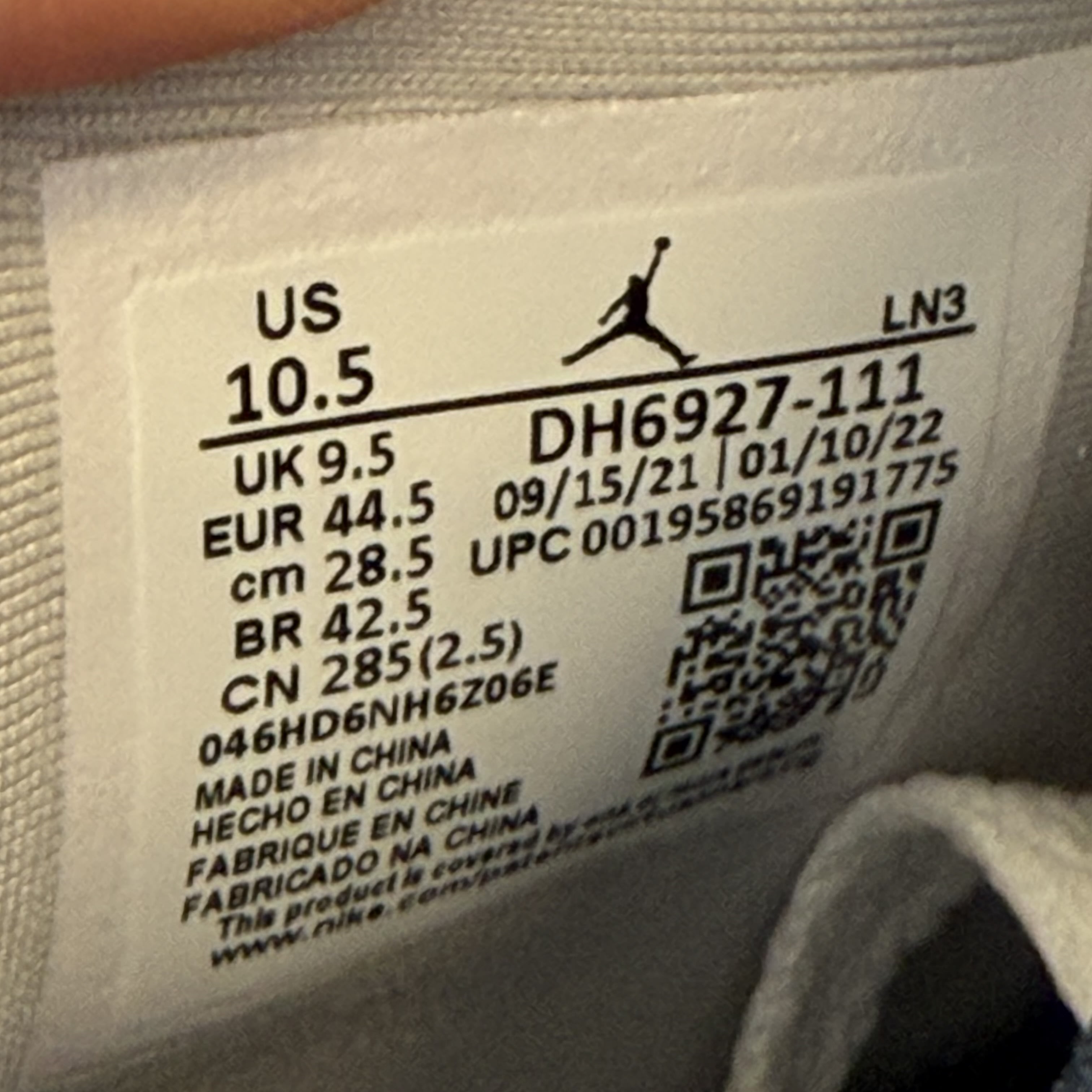 516343 Jordan 4 Retro Military Black