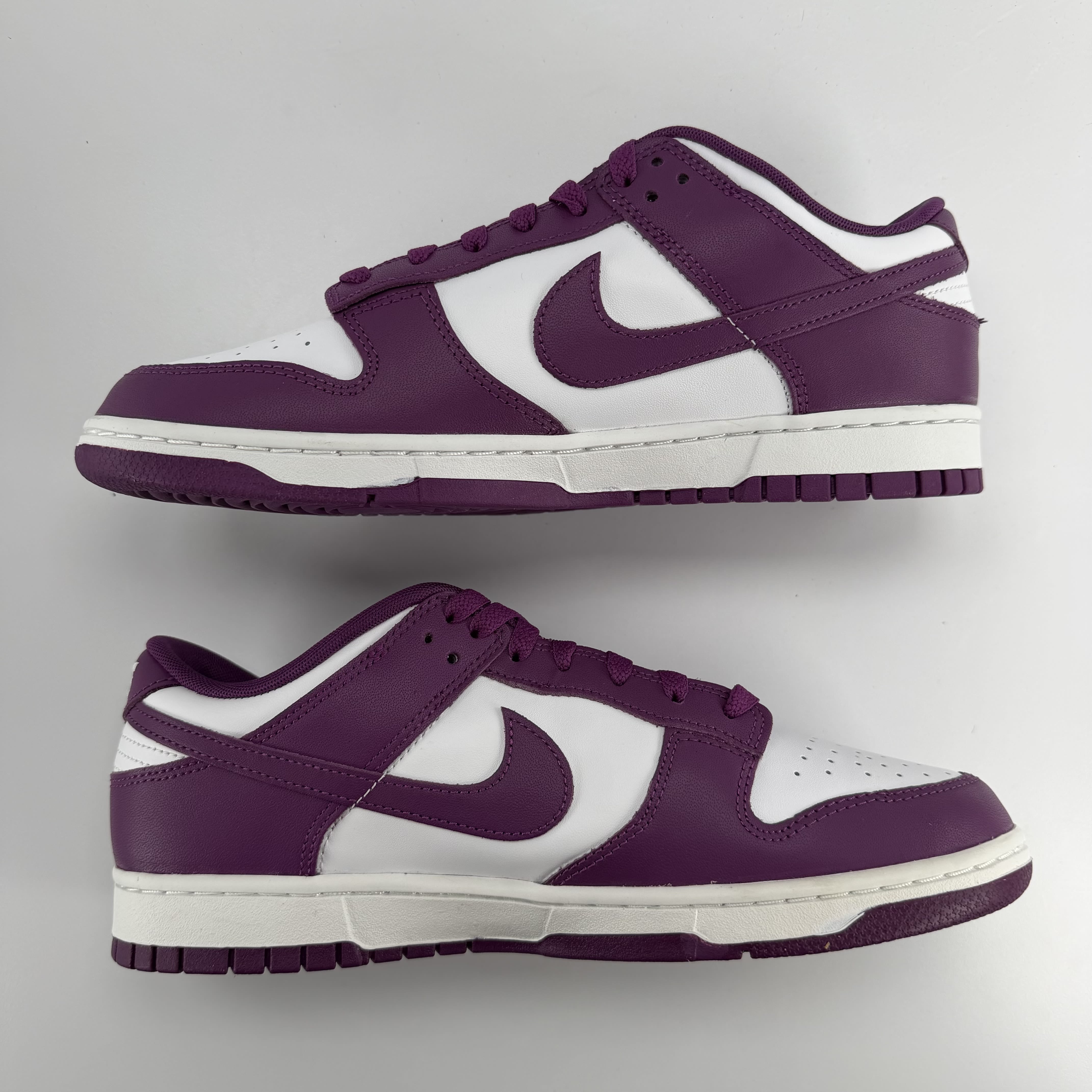 262592 Nike Dunk Low White Viotech