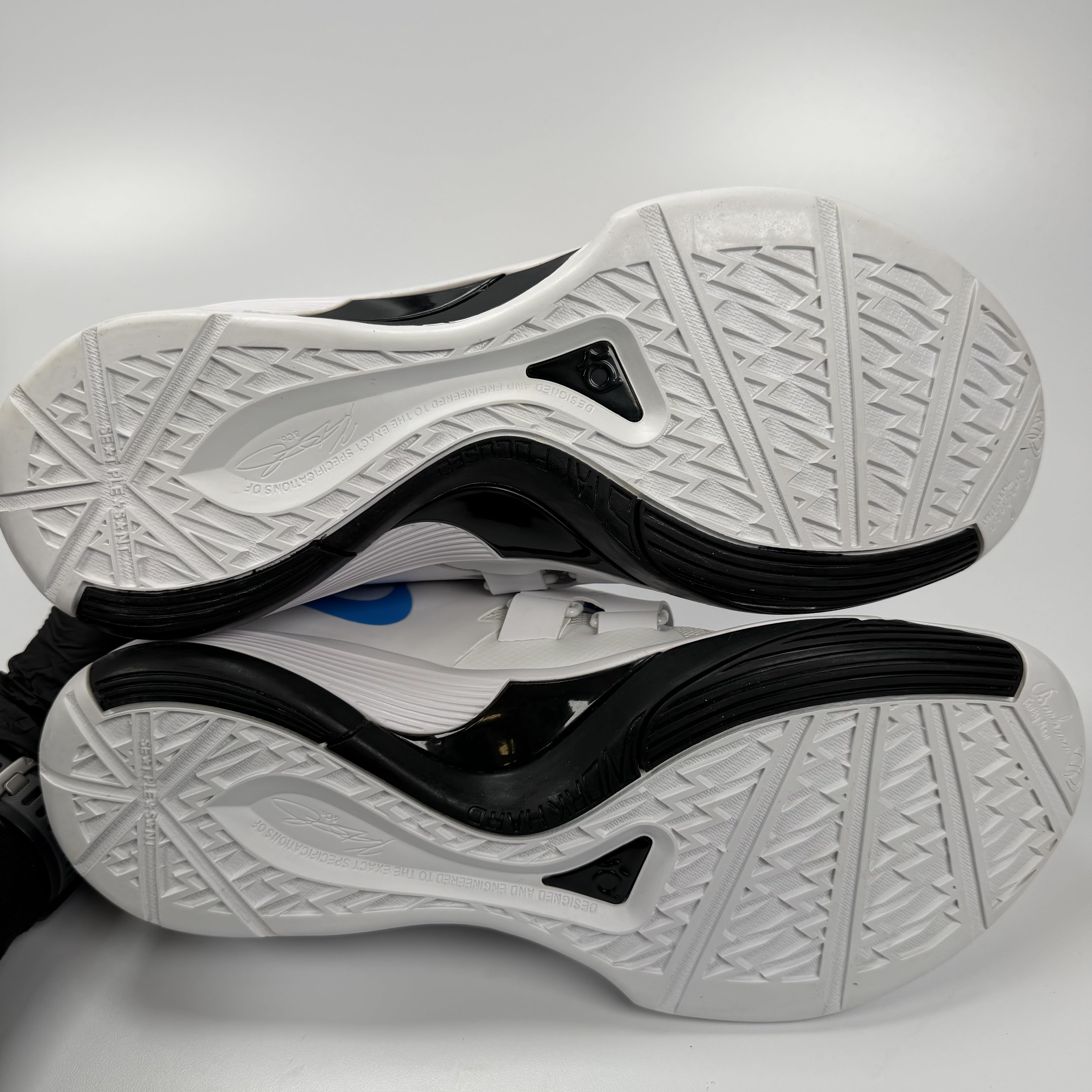 803761 Nike KD 4 Think 16 Thunderstruck