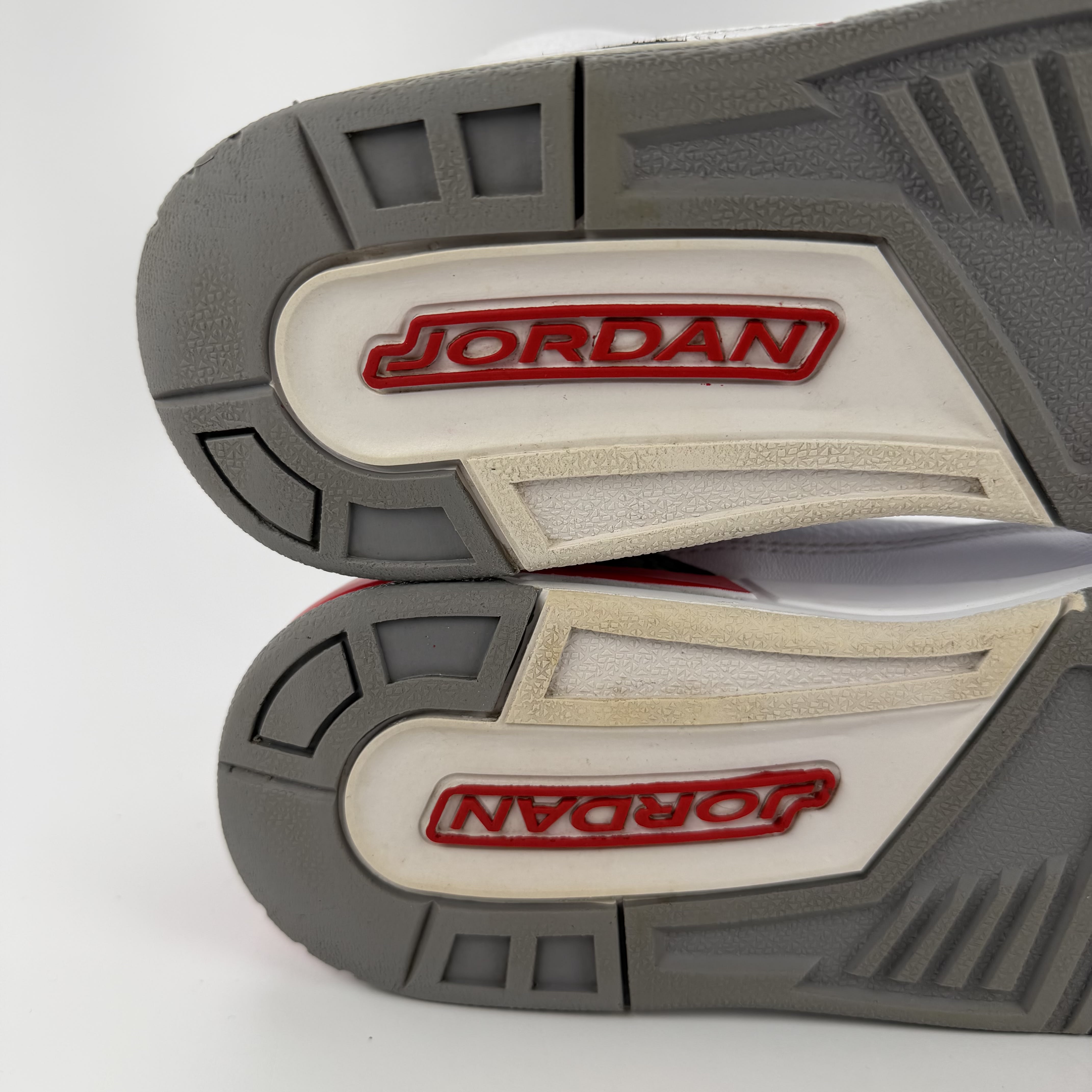 625949 Jordan 3 Retro Fire Red (2022) (GS)