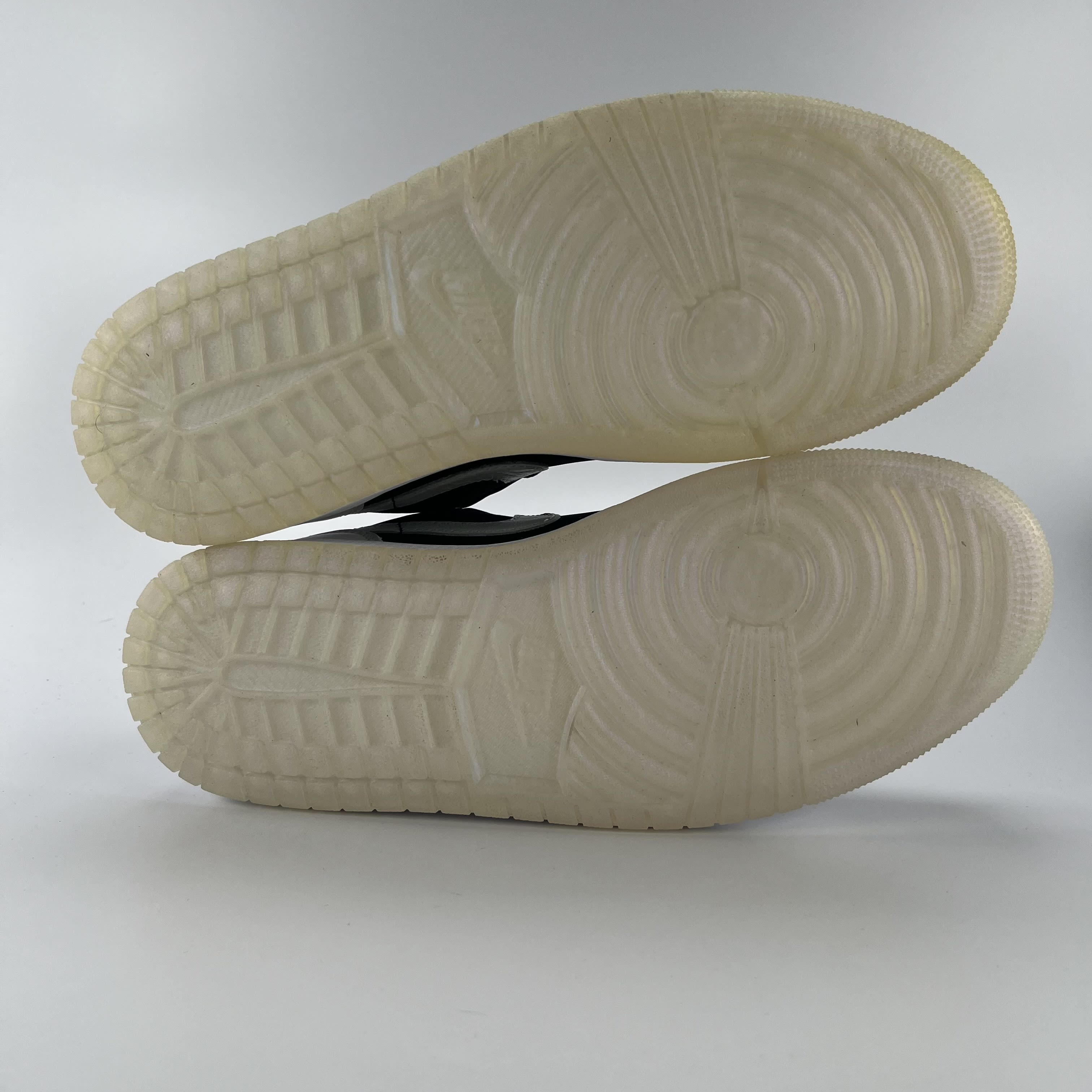 279647 Jordan 1 Low Diamond