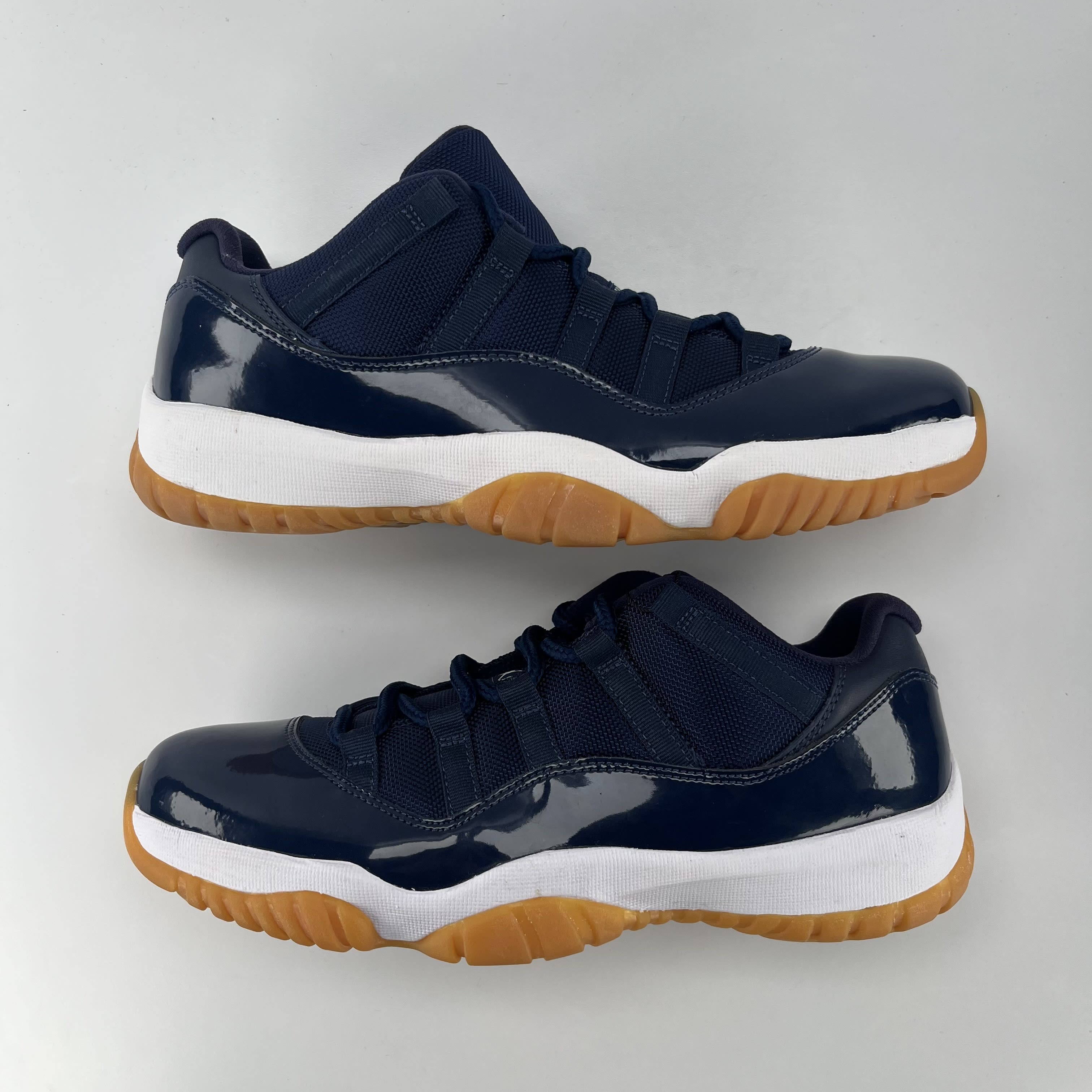 281235 Air Jordan 11 Retro Low 'Navy Gum'