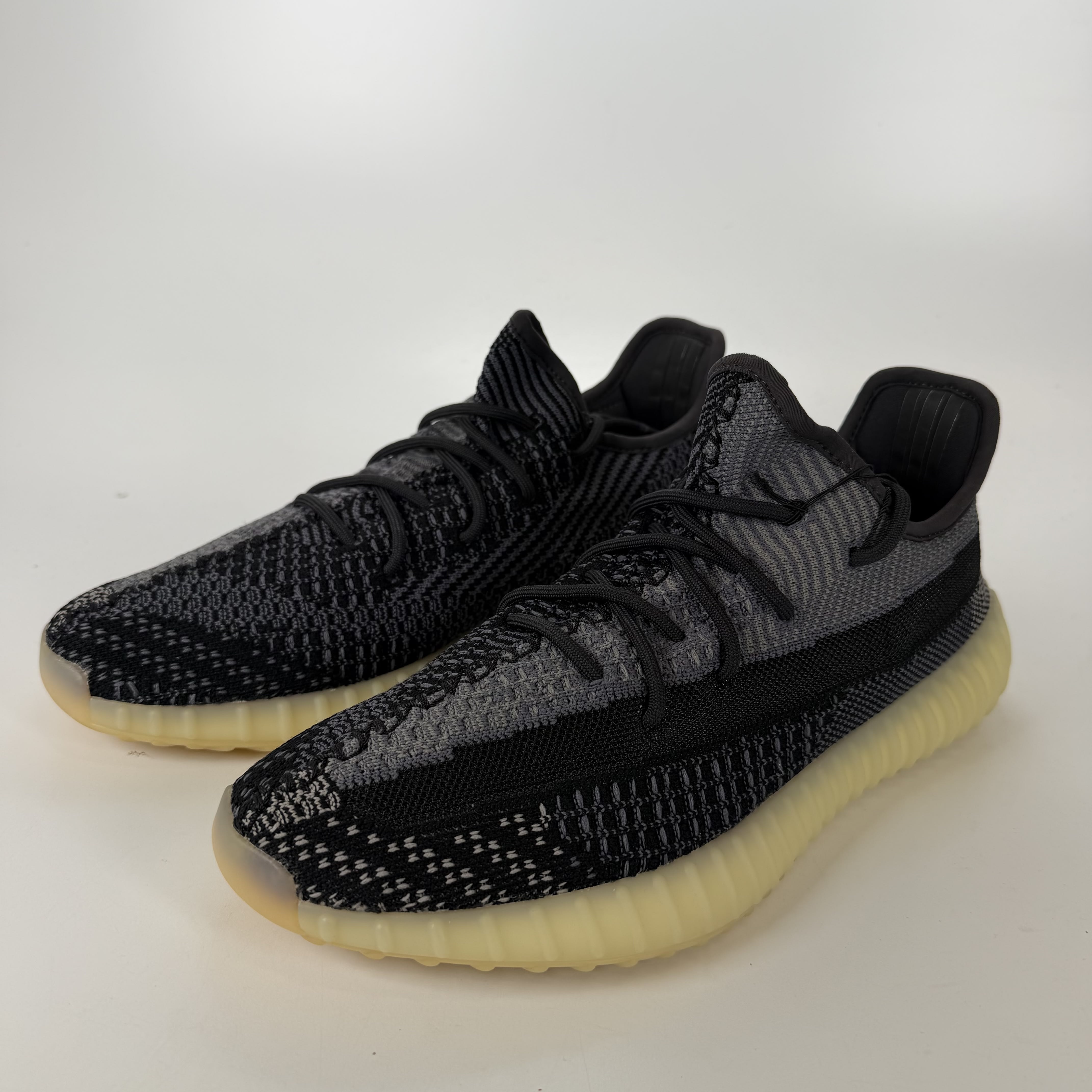 633801 adidas Yeezy Boost 350 V2 Carbon