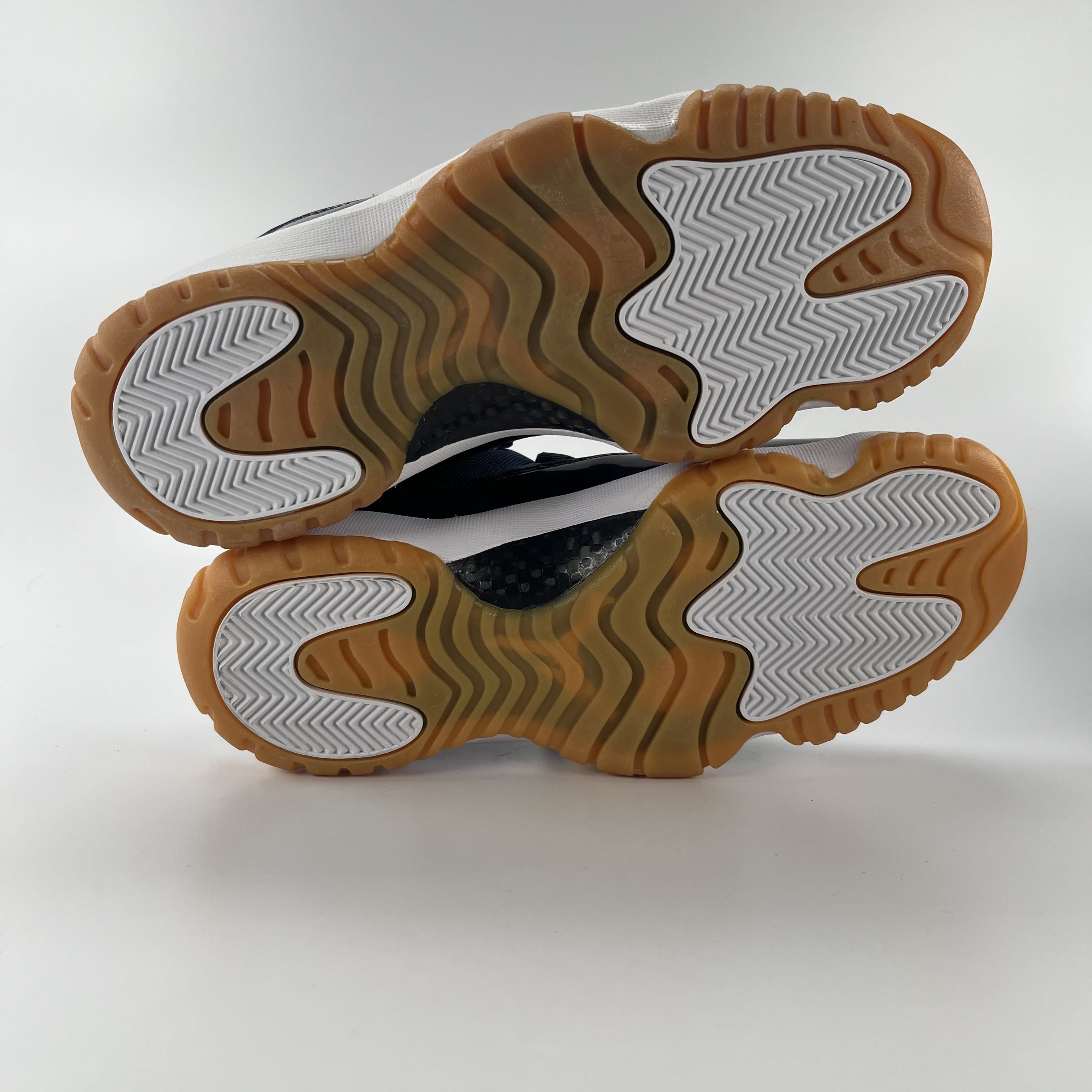281235 Air Jordan 11 Retro Low 'Navy Gum'