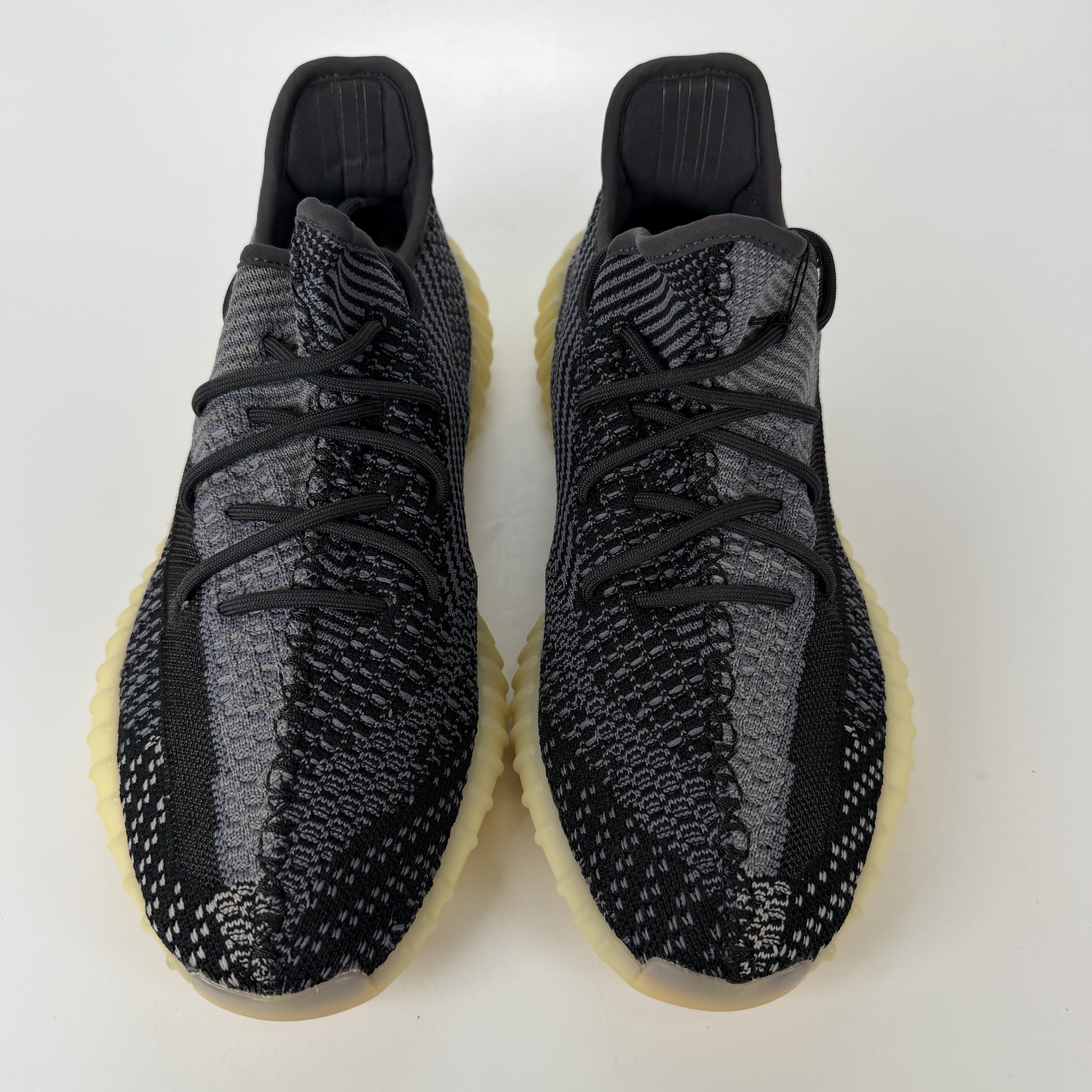 633801 adidas Yeezy Boost 350 V2 Carbon