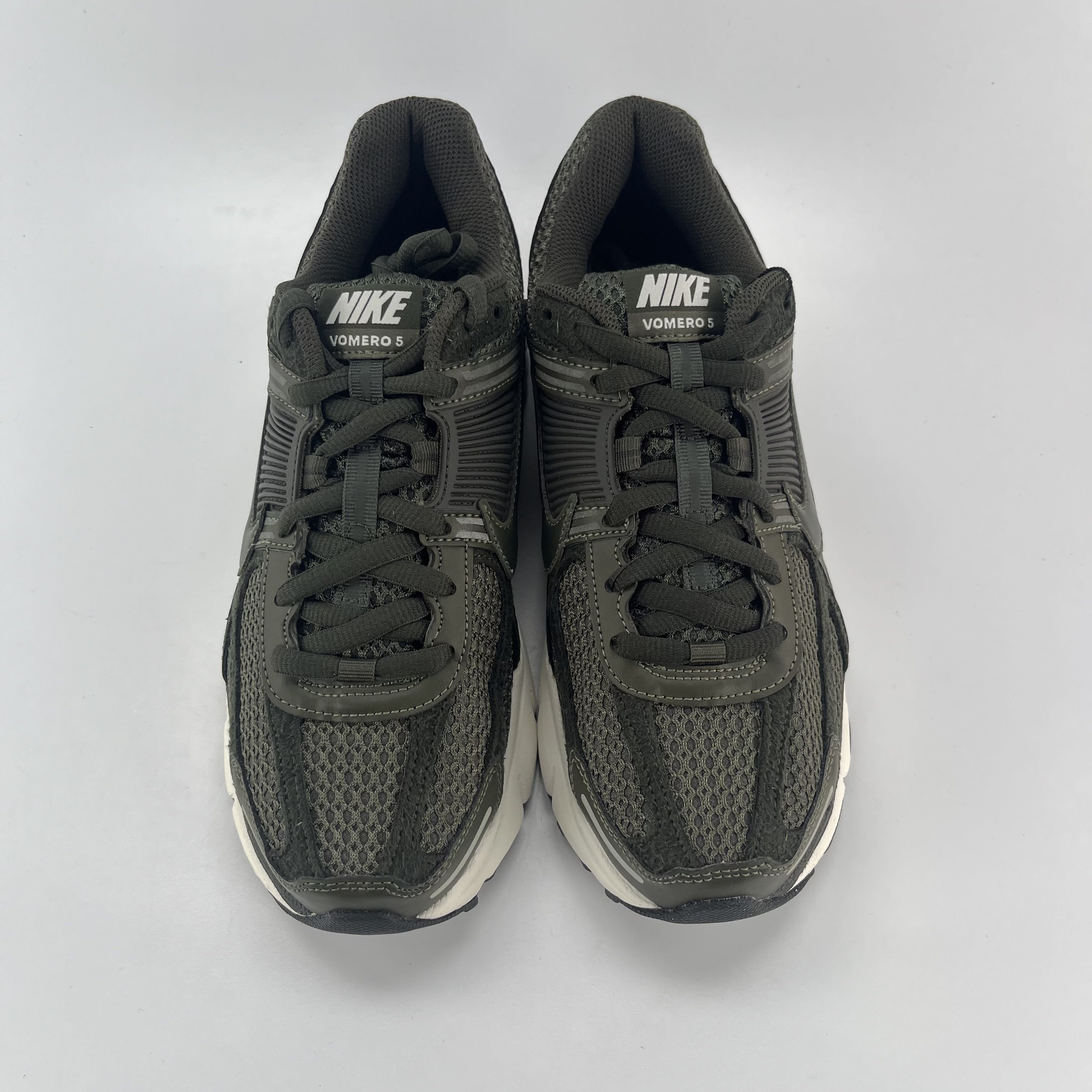260148 Nike Zoom Vomero 5 Sequoia (Women's)