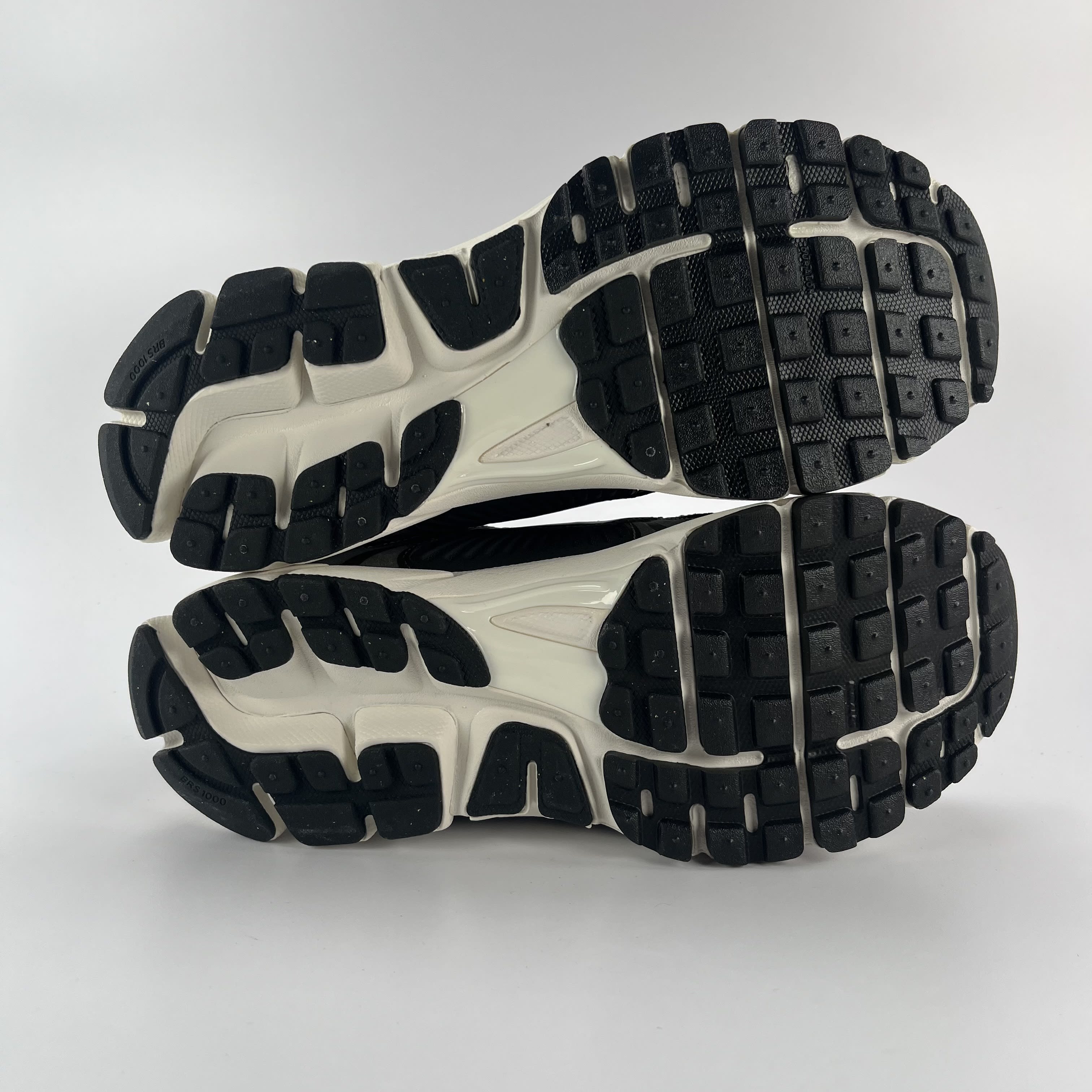 260148 Nike Zoom Vomero 5 Sequoia (Women's)