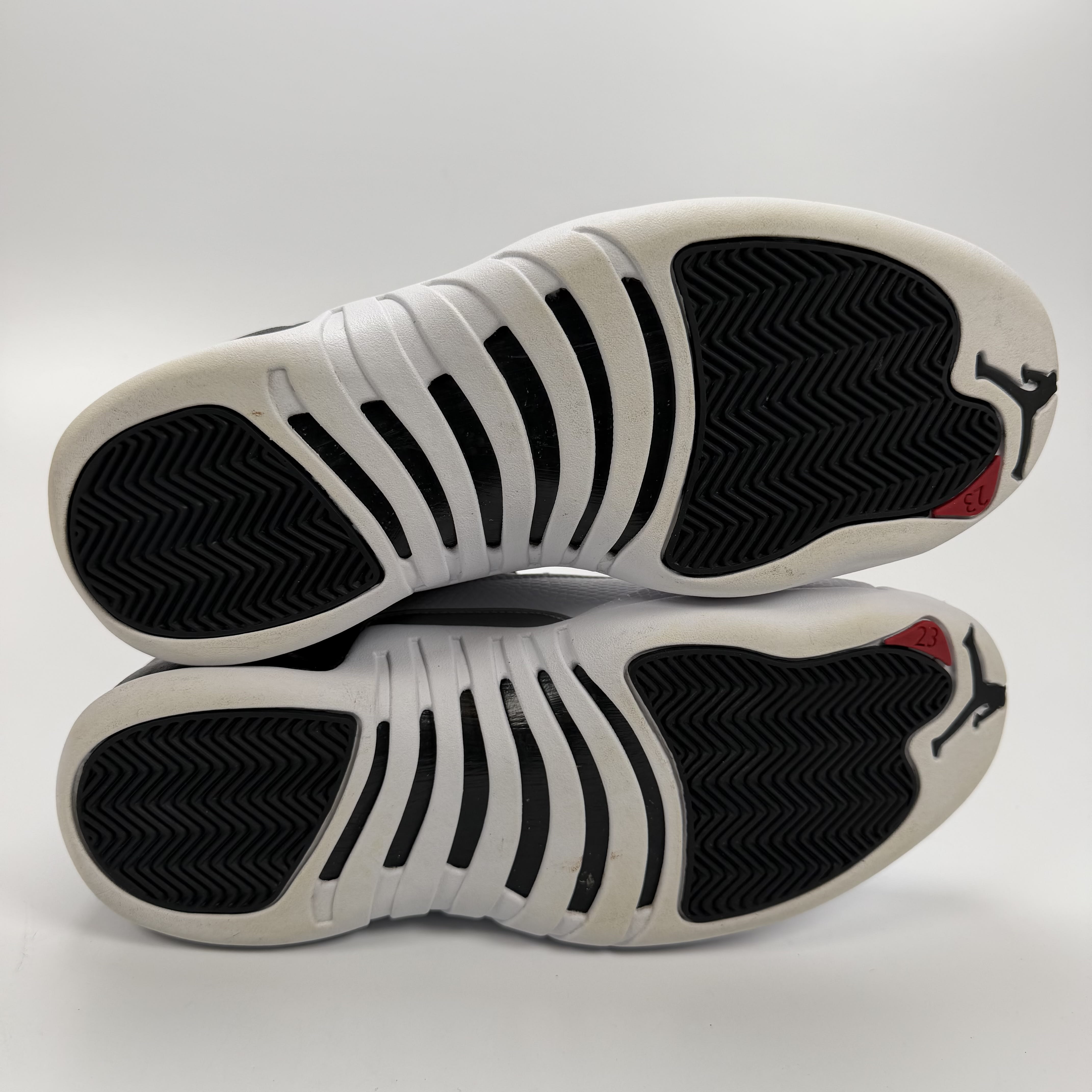 648025 Jordan 12 Retro Playoffs (2022)