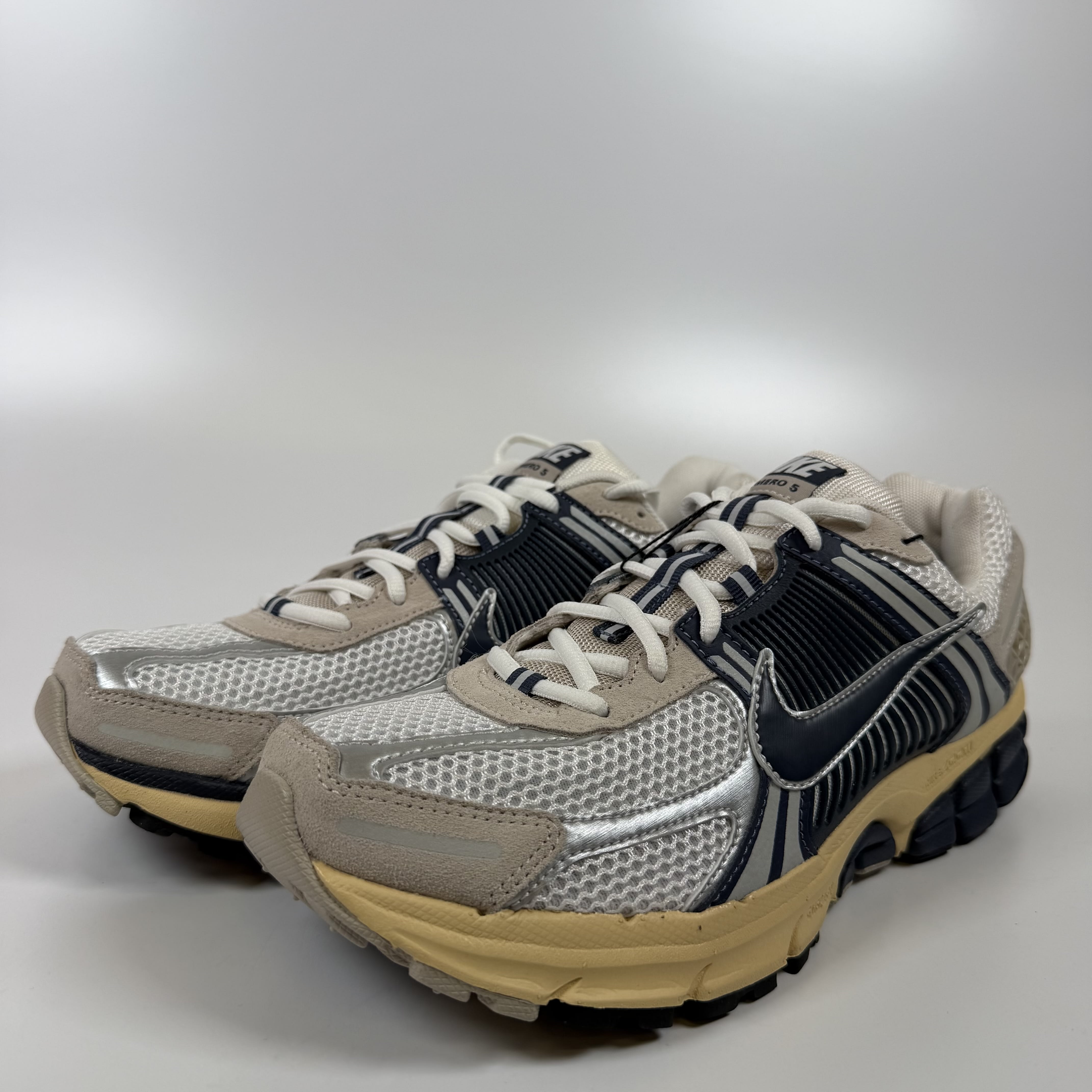 259627 Nike Zoom Vomero 5 Thunder Blue Cream