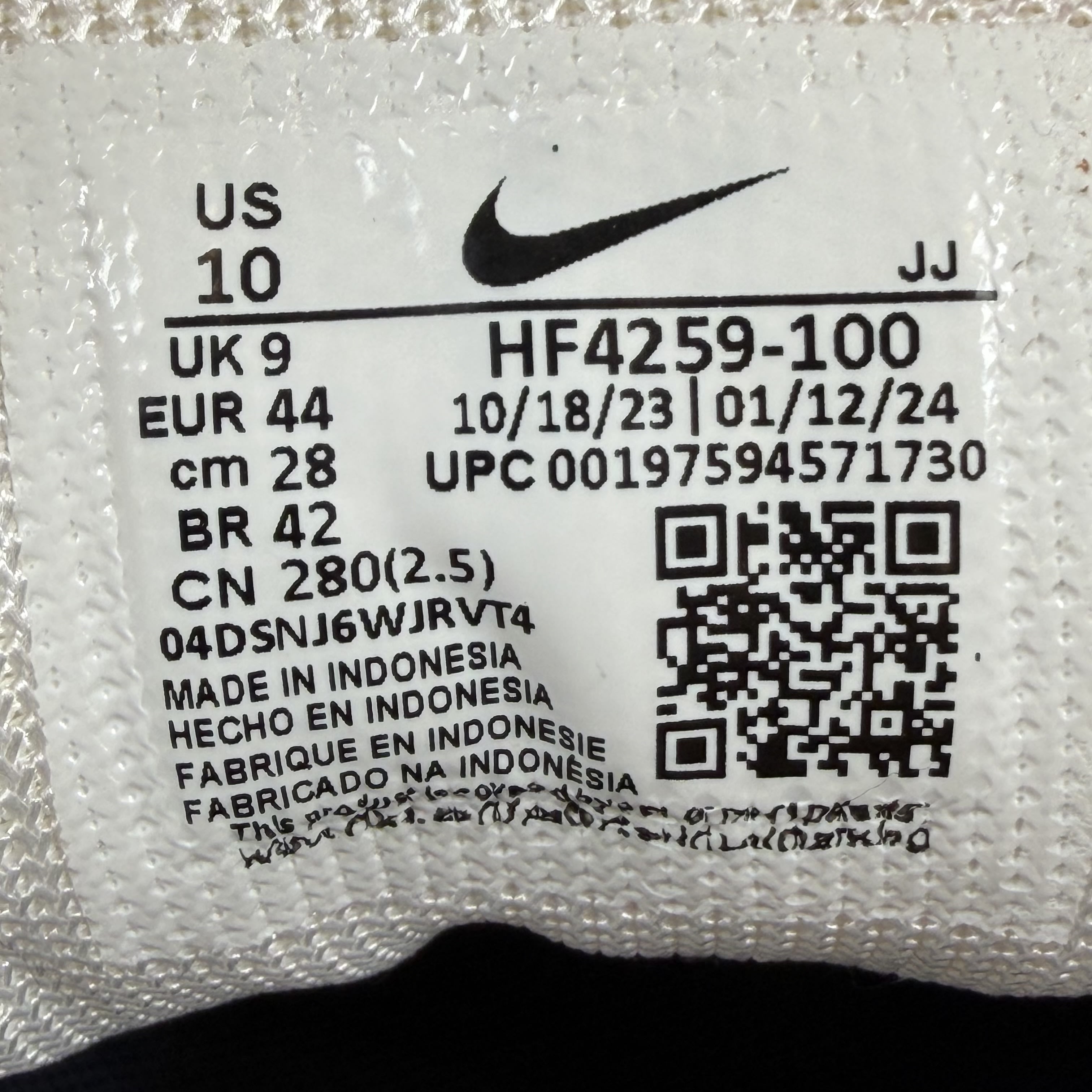 259627 Nike Zoom Vomero 5 Thunder Blue Cream