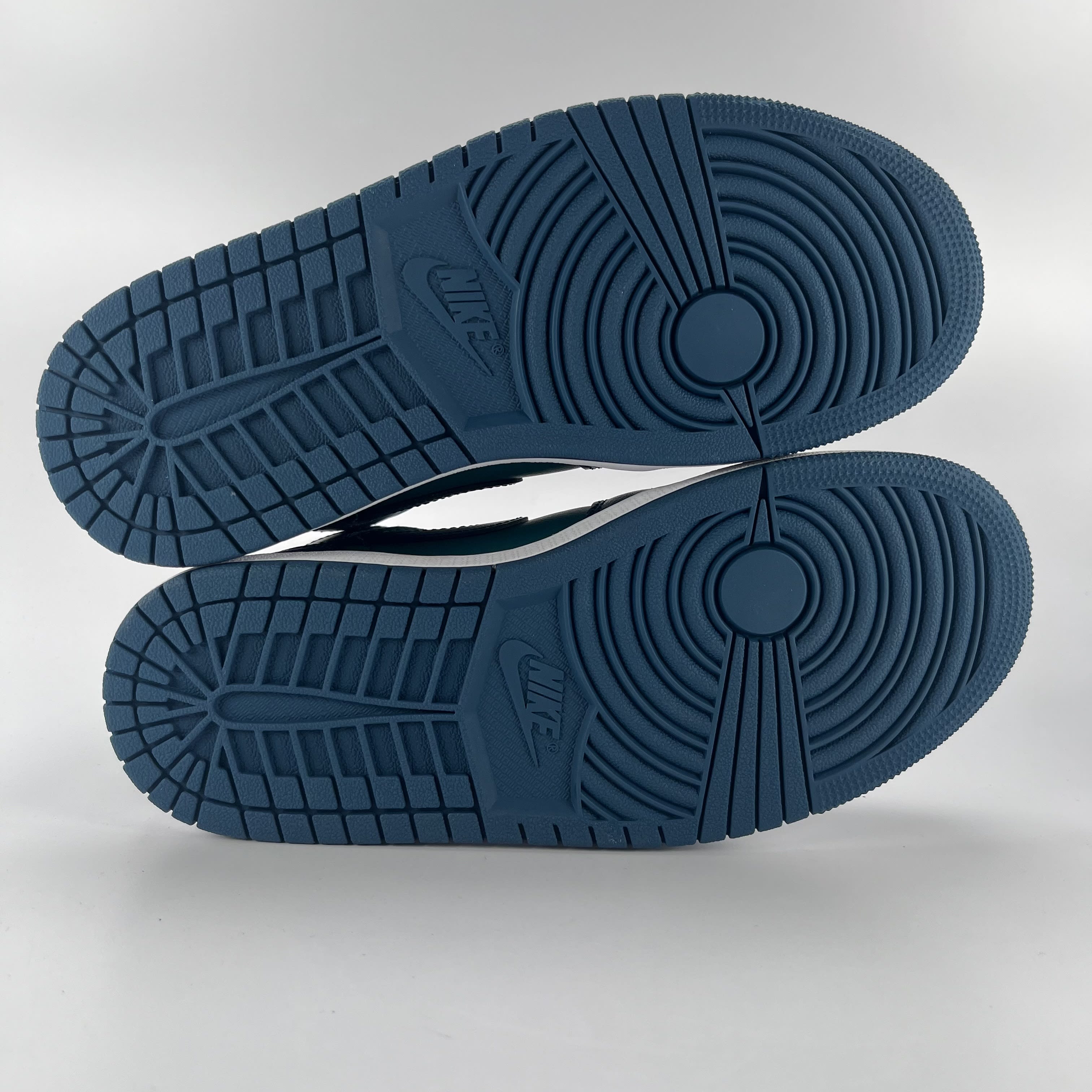 424951 Jordan 1 Mid Teal French Blue (Women's)