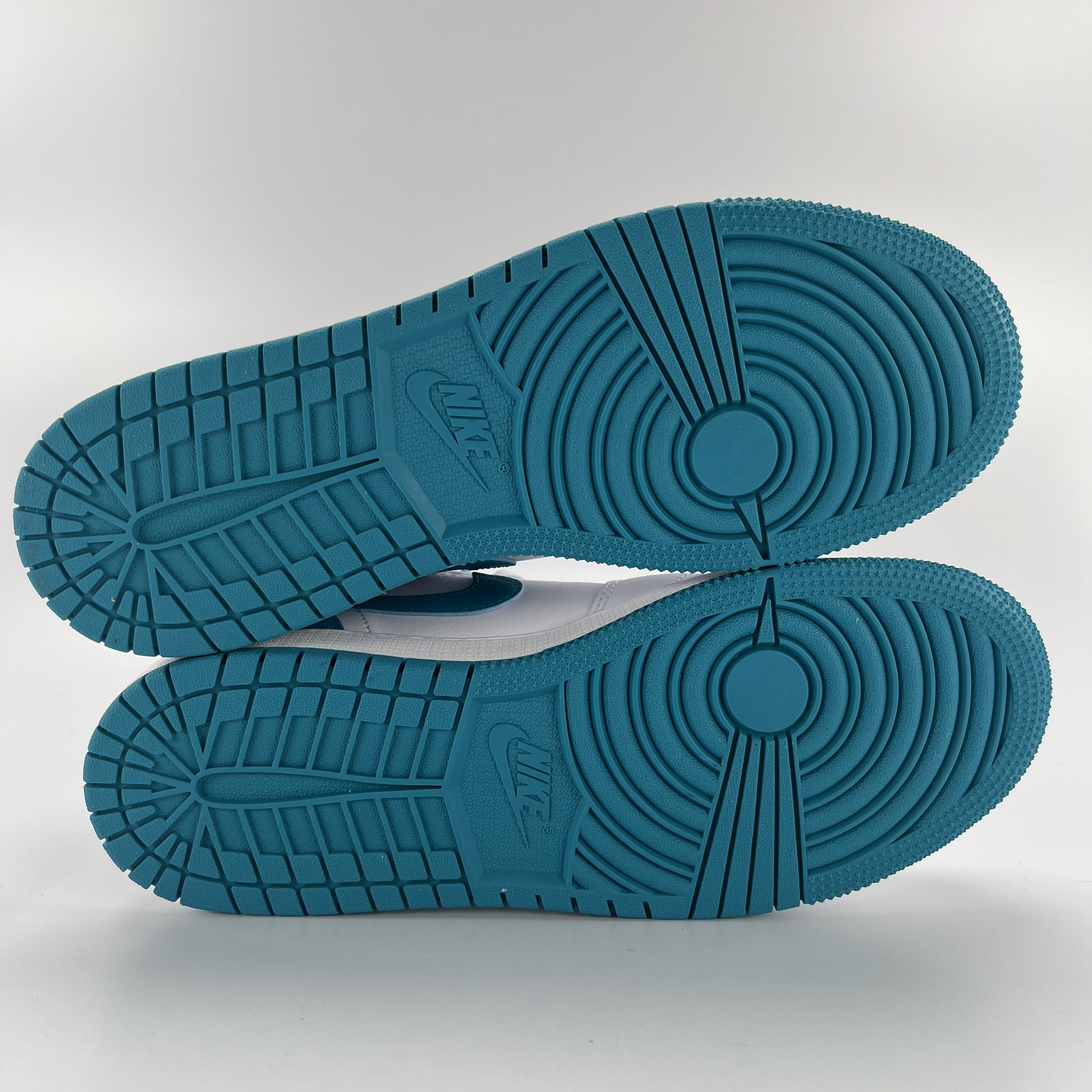 338519 Jordan 1 Low Aquatone (GS)