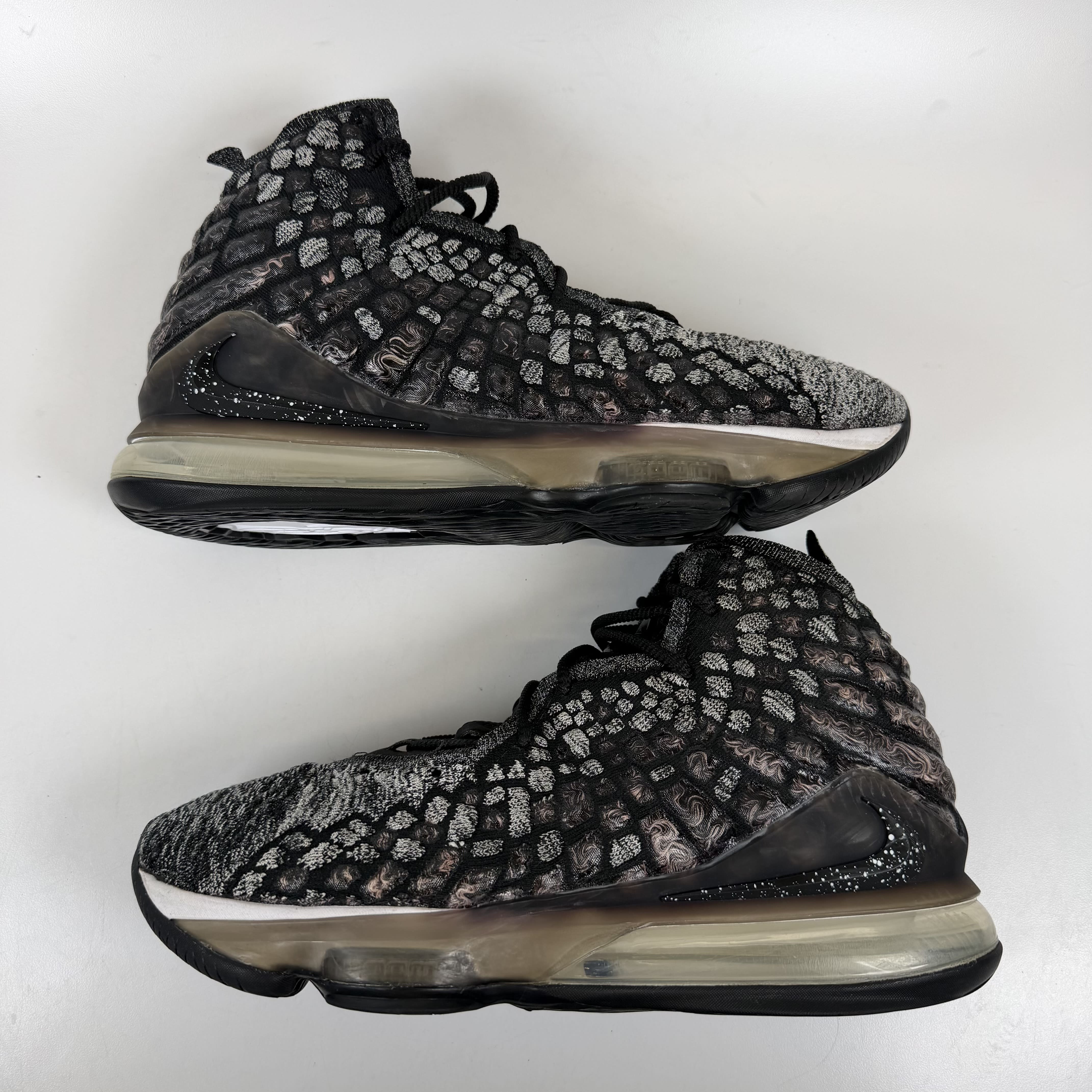 SP12805 Nike LeBron 17 Black White