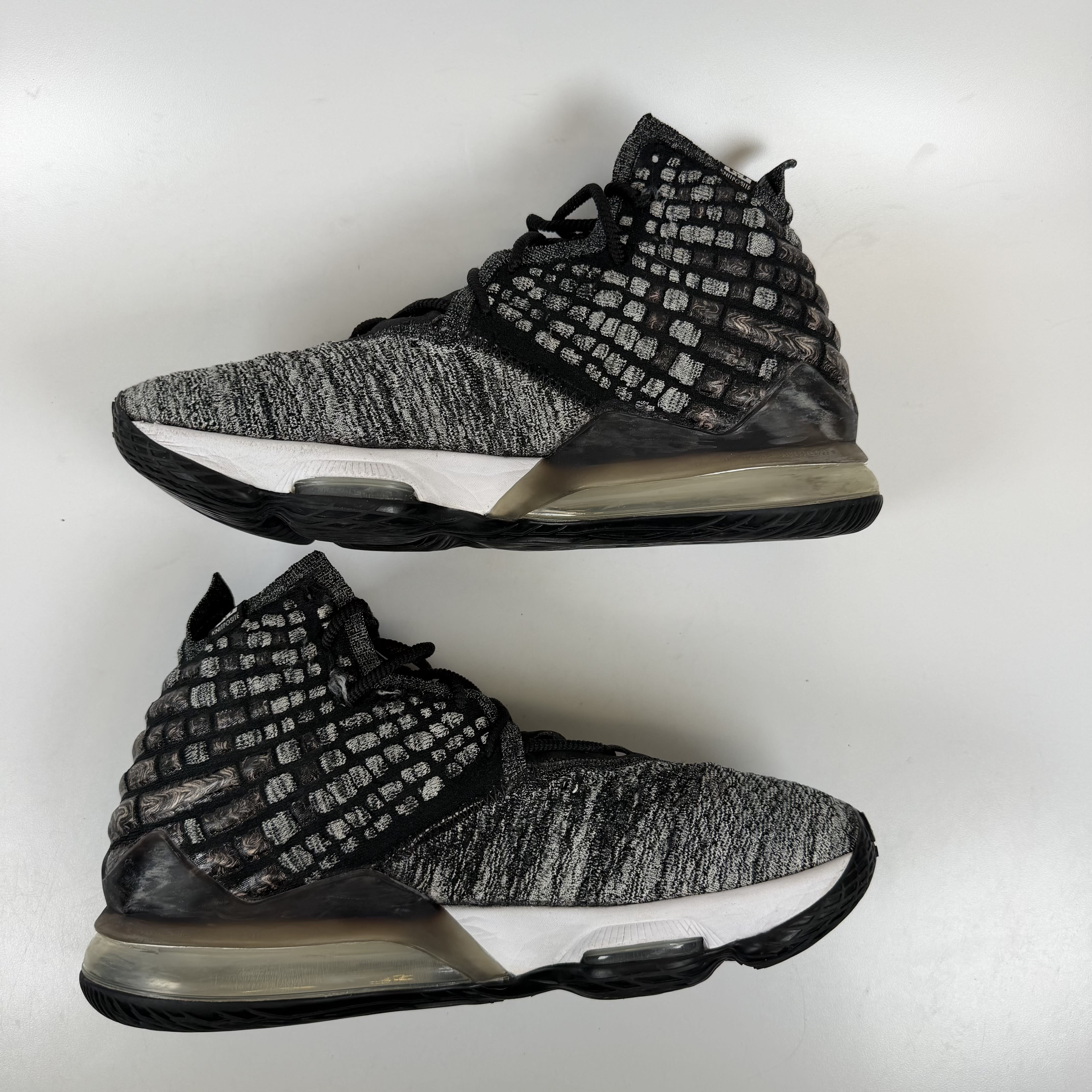 SP12805 Nike LeBron 17 Black White