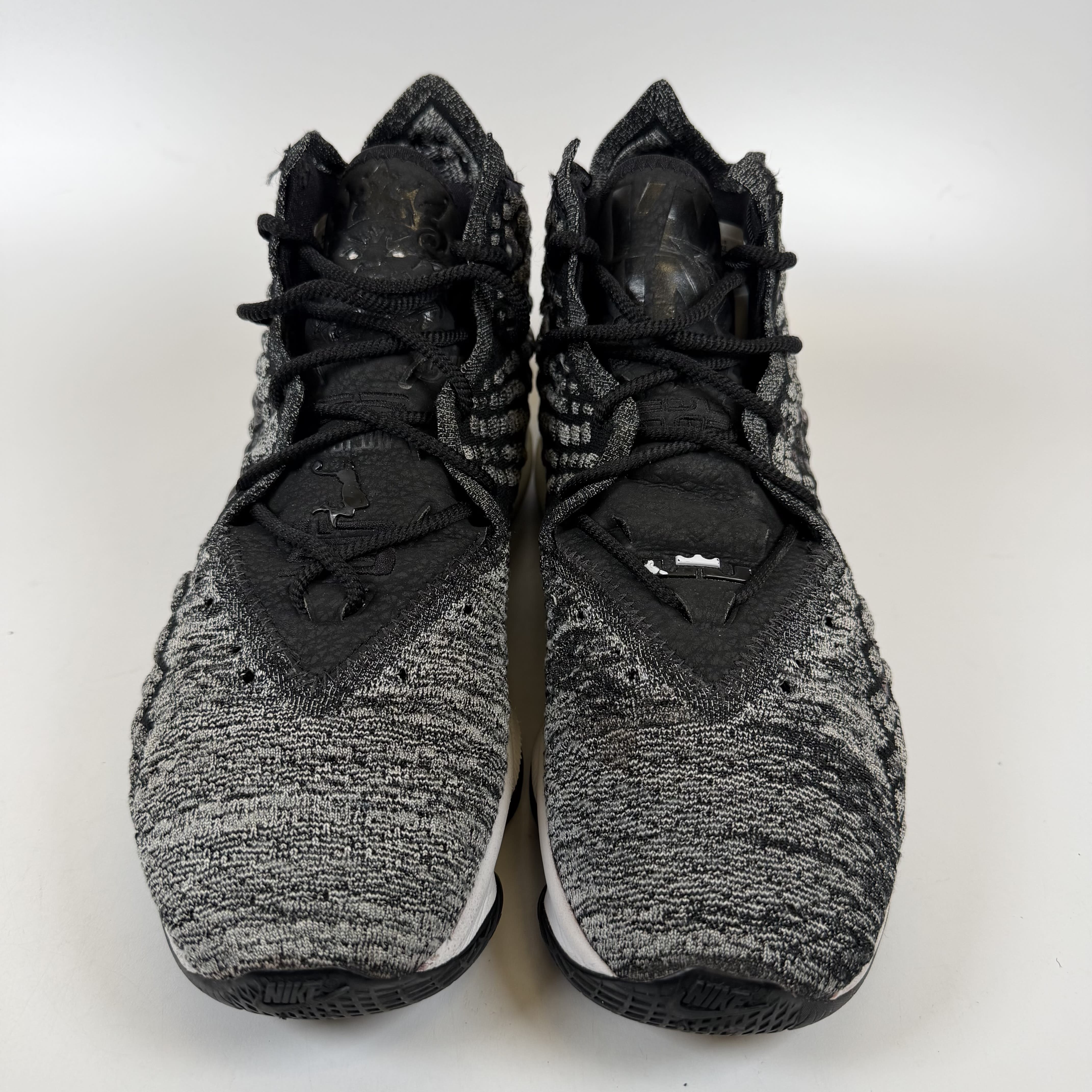 SP12805 Nike LeBron 17 Black White