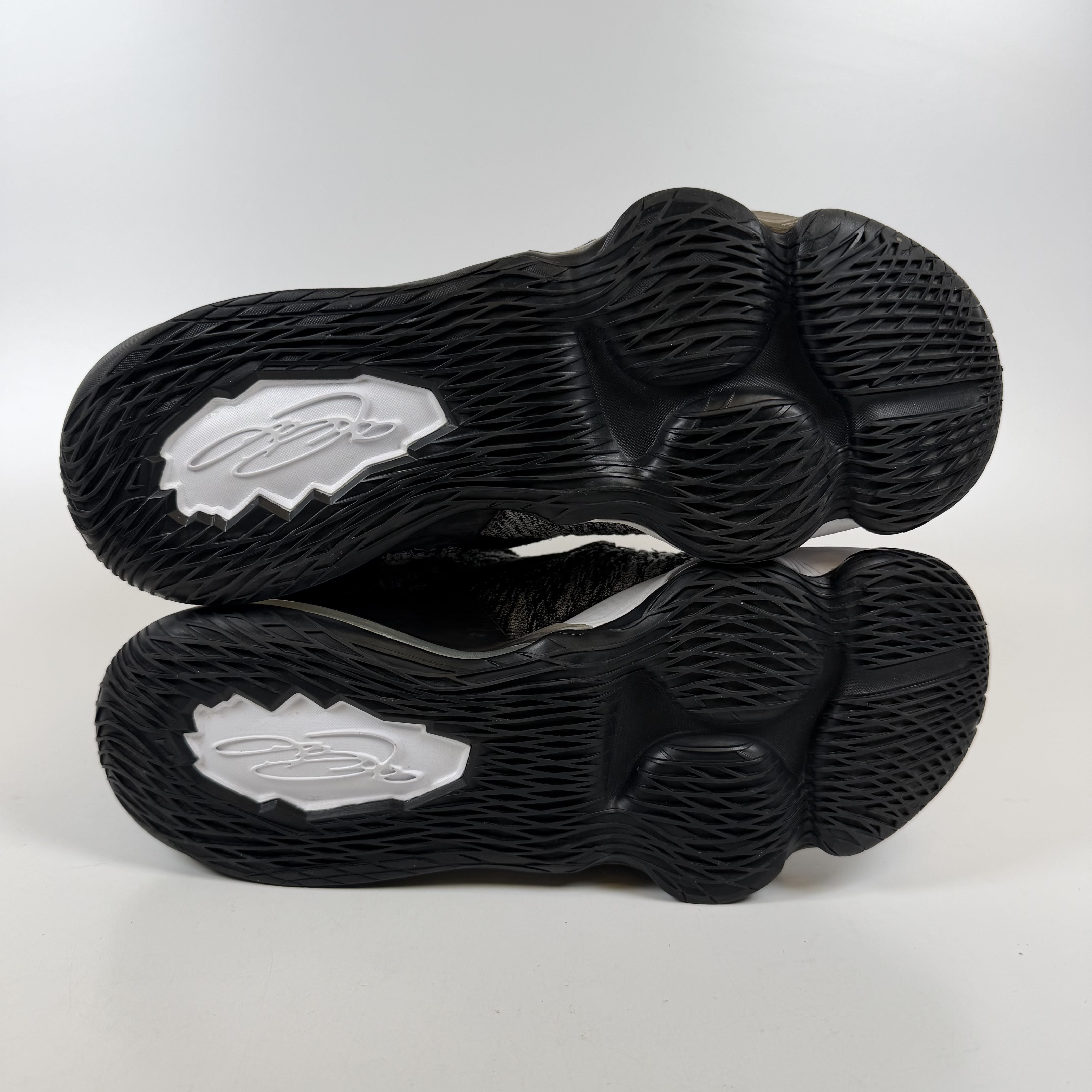 SP12805 Nike LeBron 17 Black White