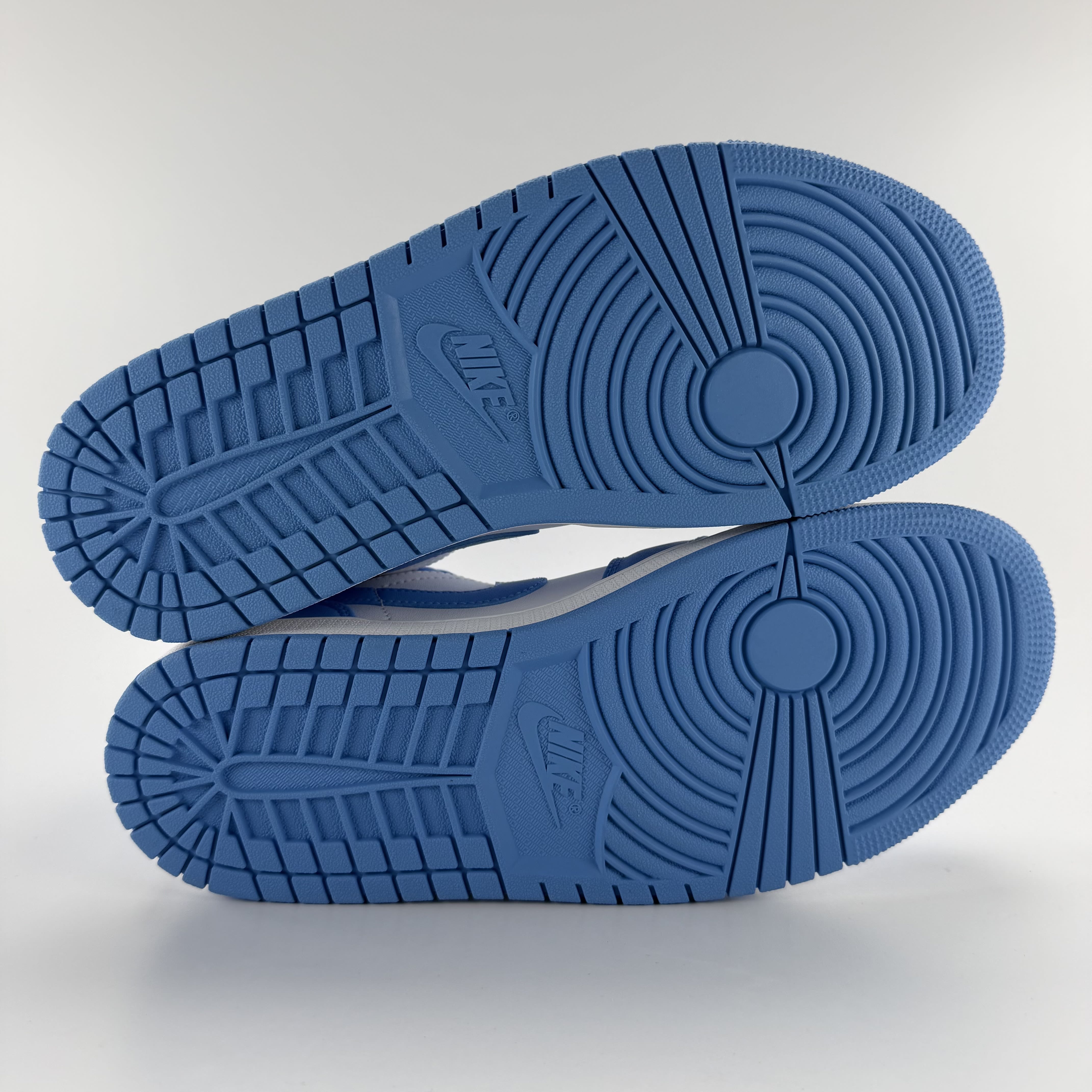 272340 Jordan 1 Low UNC (Women's)