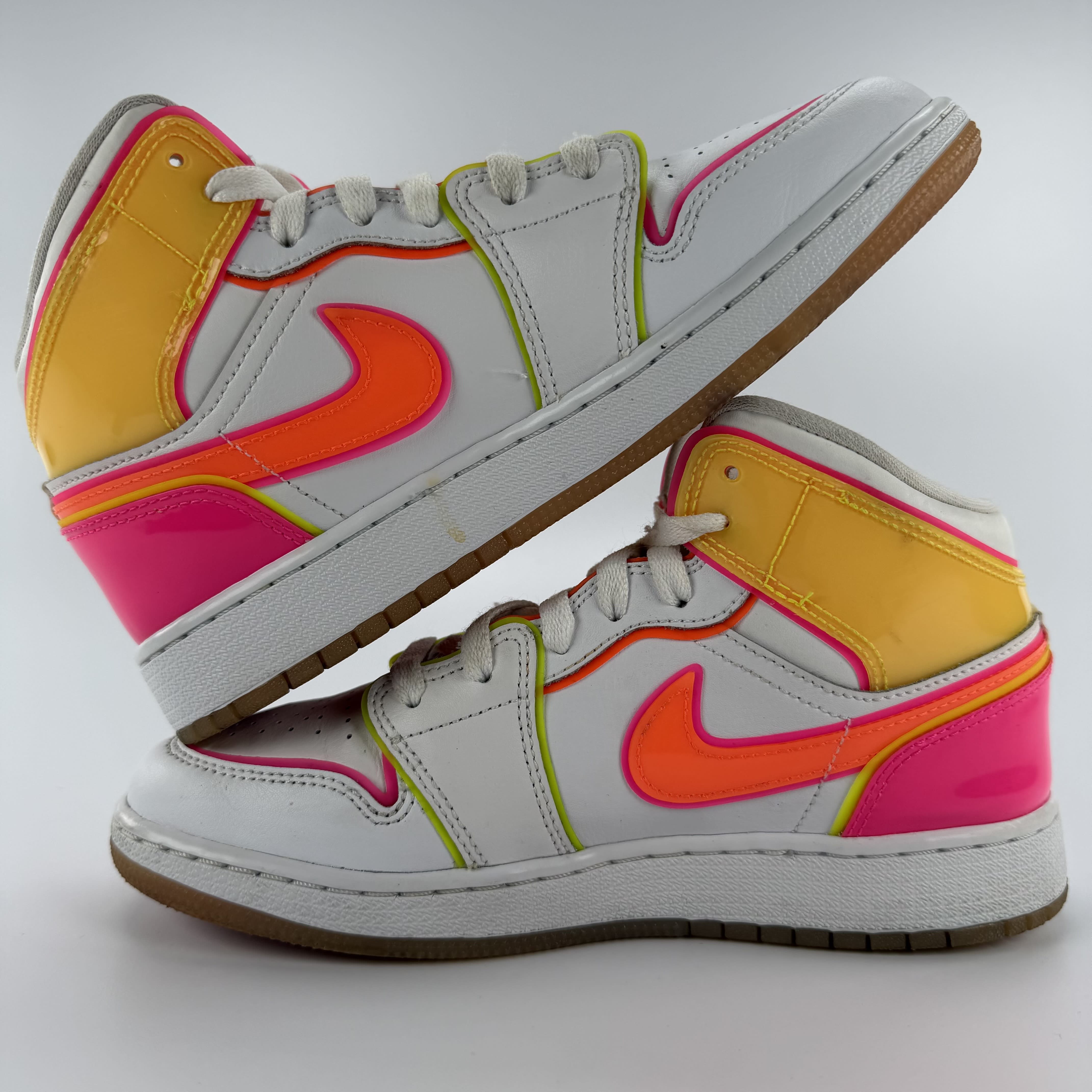 442449 Air Jordan 1 Mid SE GS 'Edge Glow'