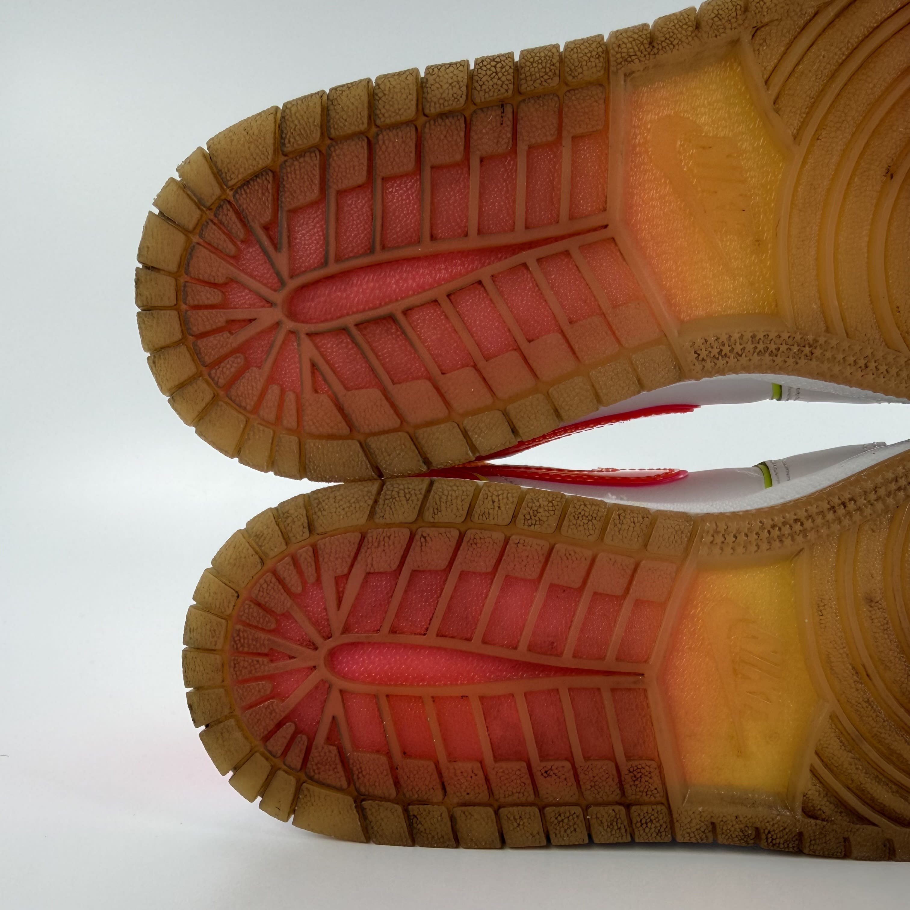 442449 Air Jordan 1 Mid SE GS 'Edge Glow'