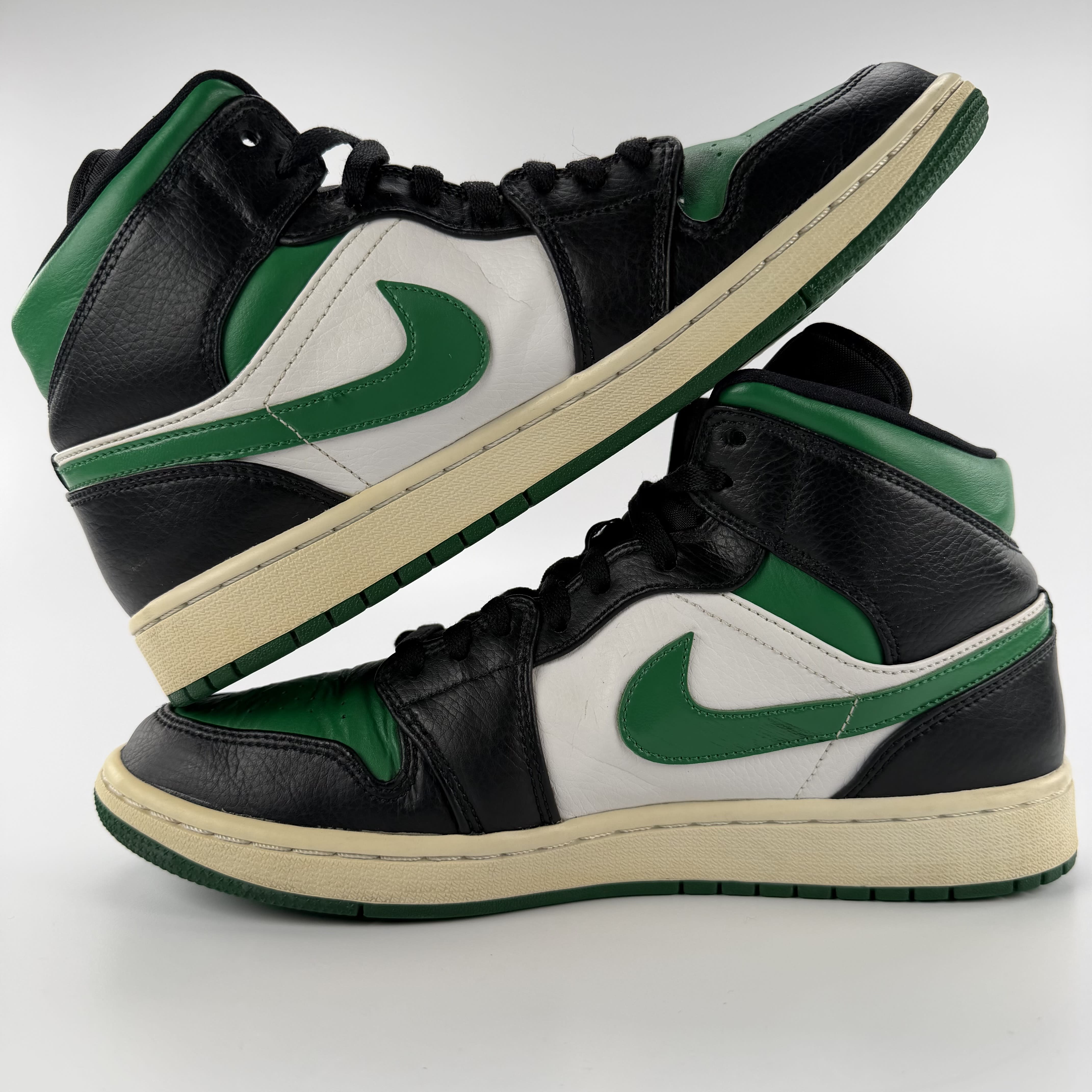 635942 Jordan 1 Mid Green Toe