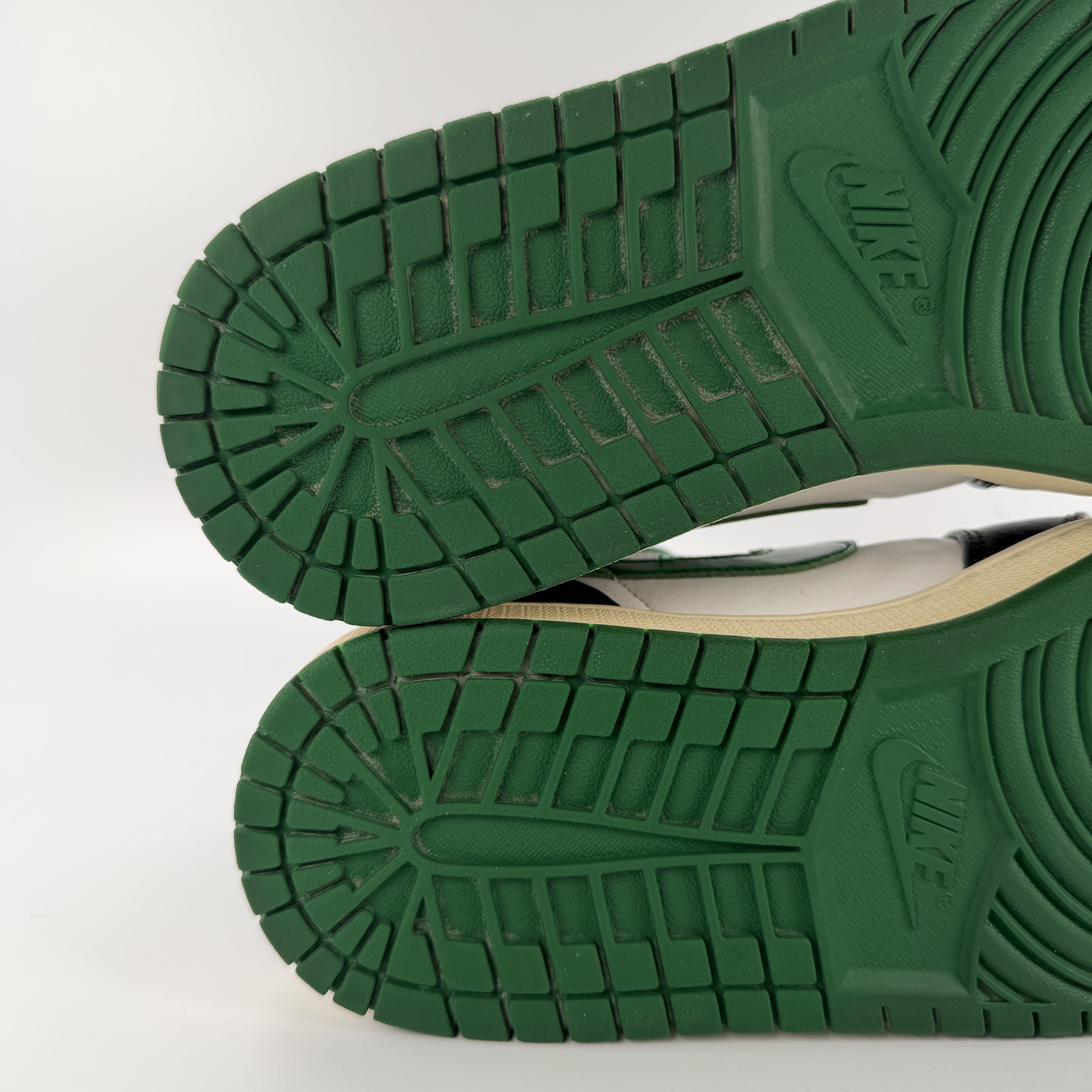 635942 Jordan 1 Mid Green Toe